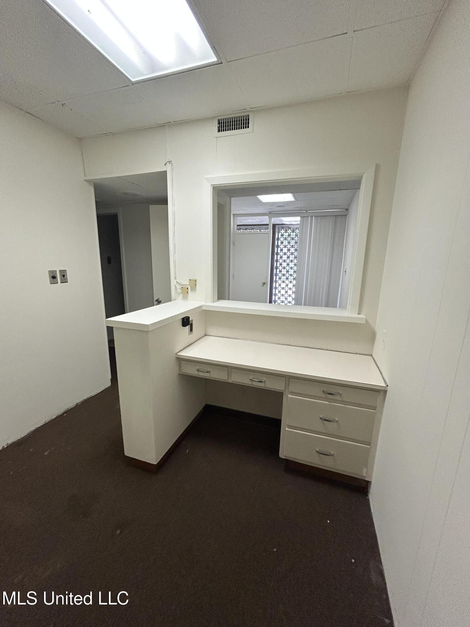 102 East Claiborne, B