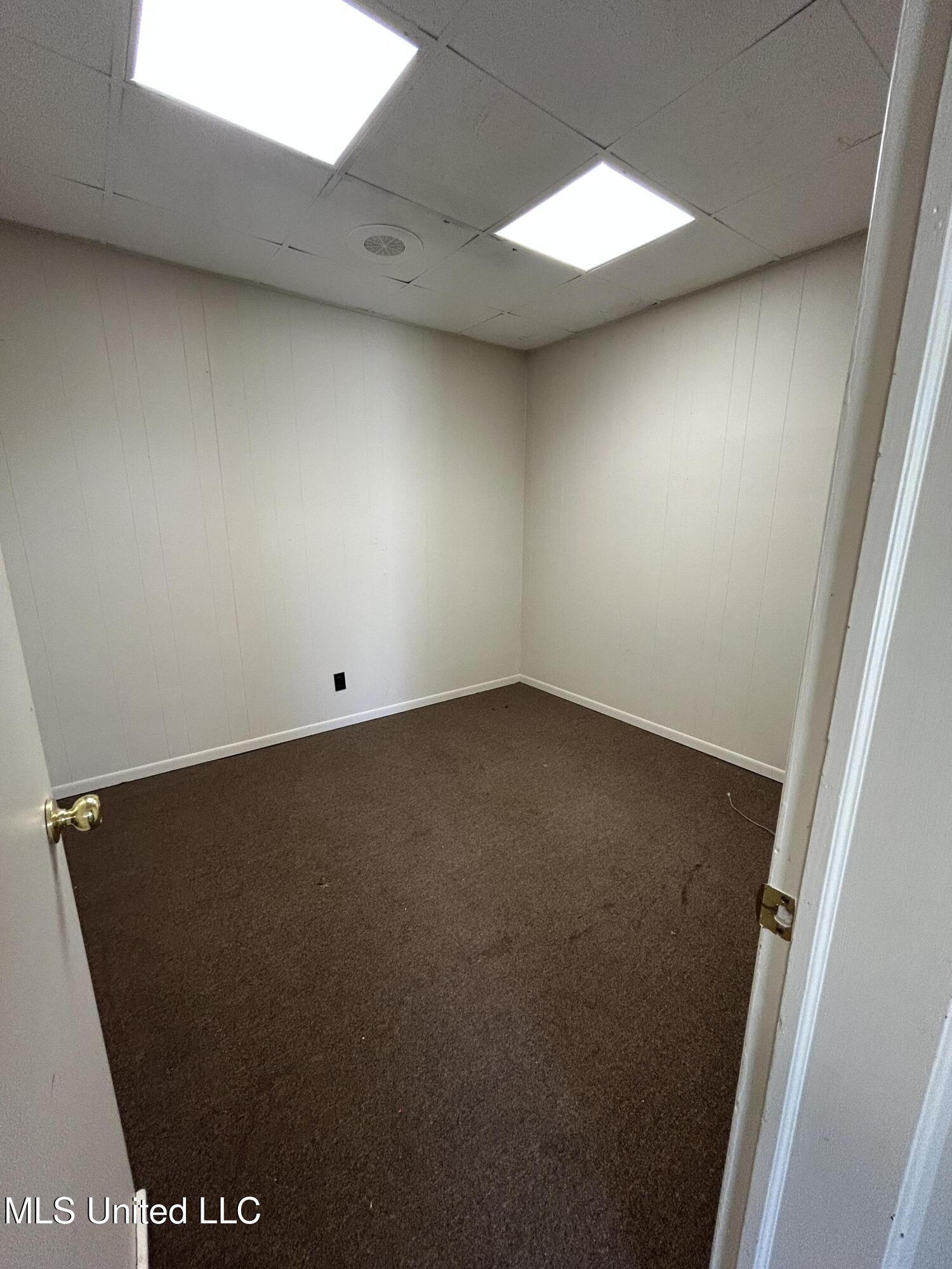 102 East Claiborne, B