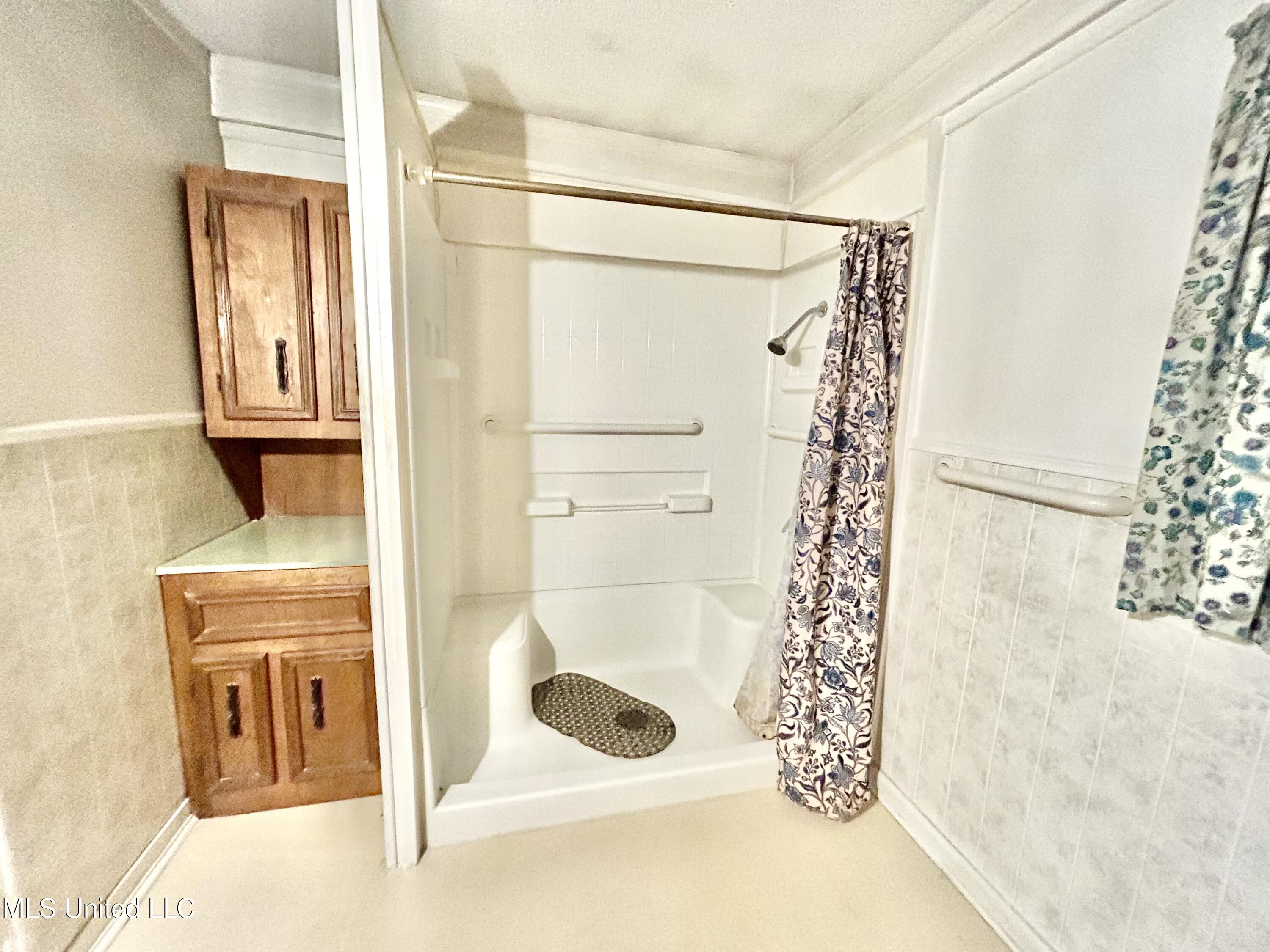 203 S Binford Avenue