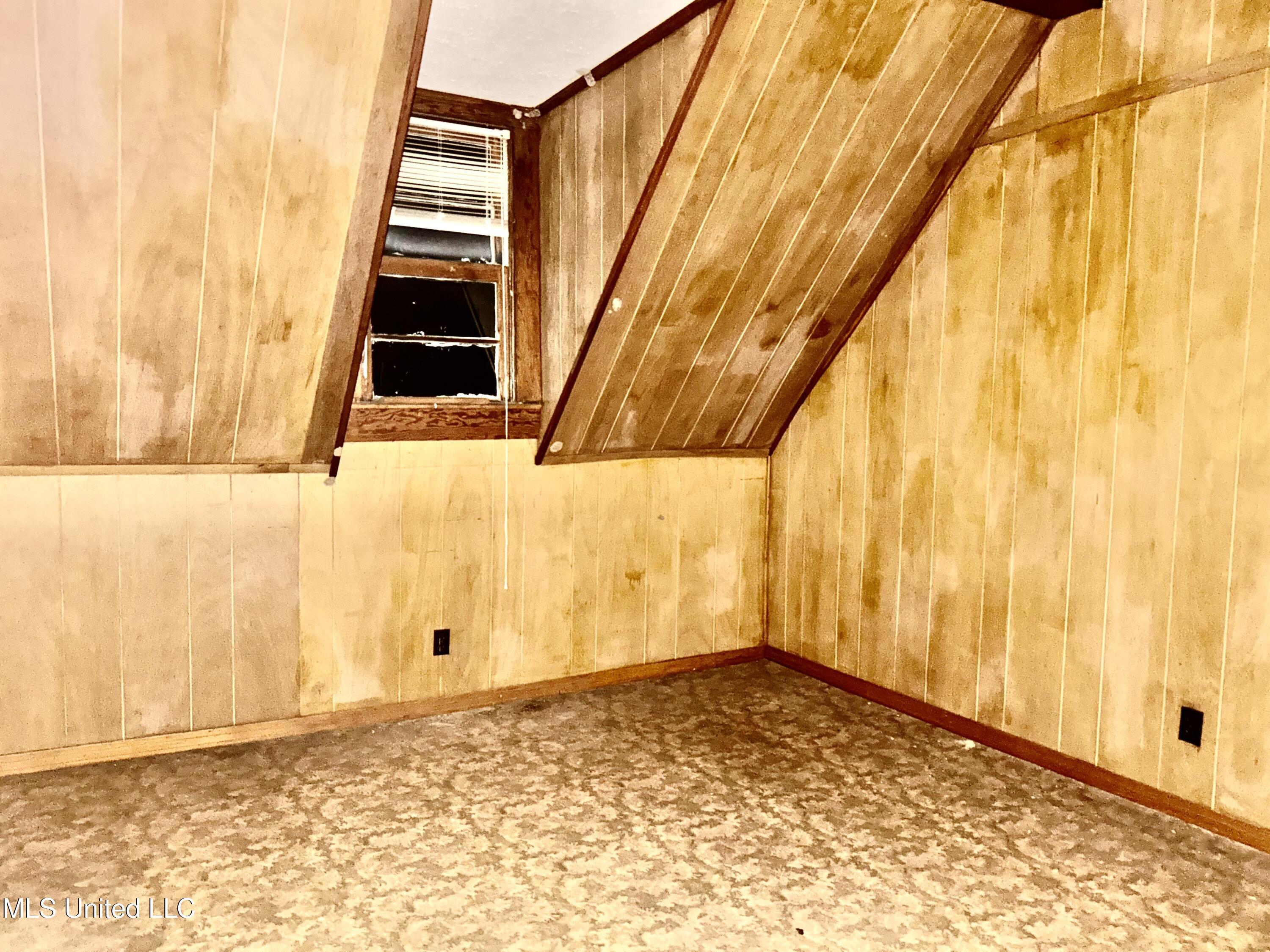 203 S Binford Avenue