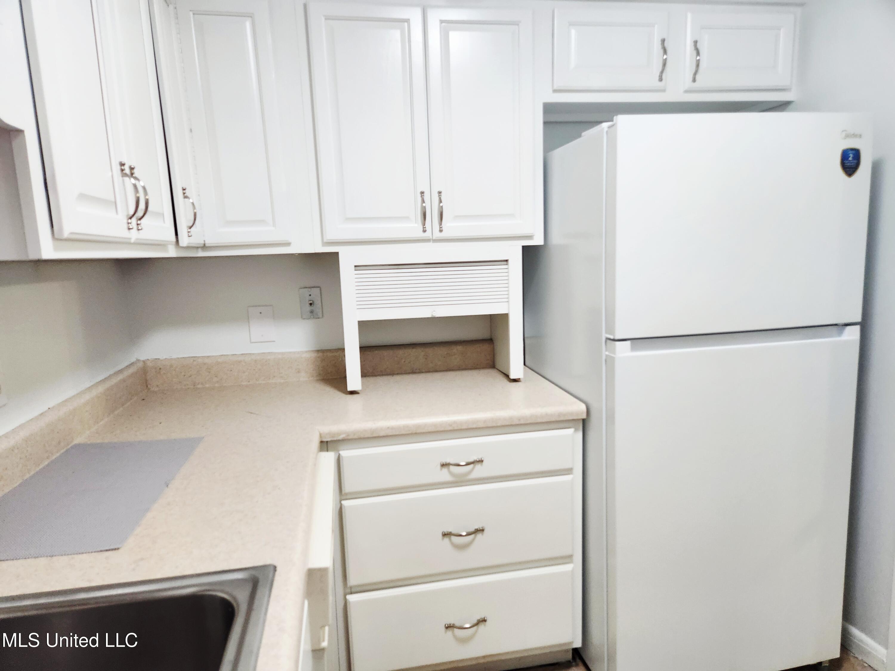 5155 Wayneland Drive, F3