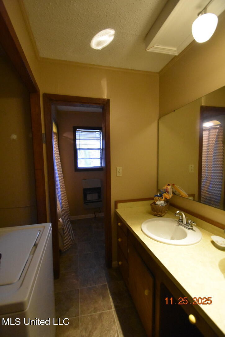 100 W Gleason Street