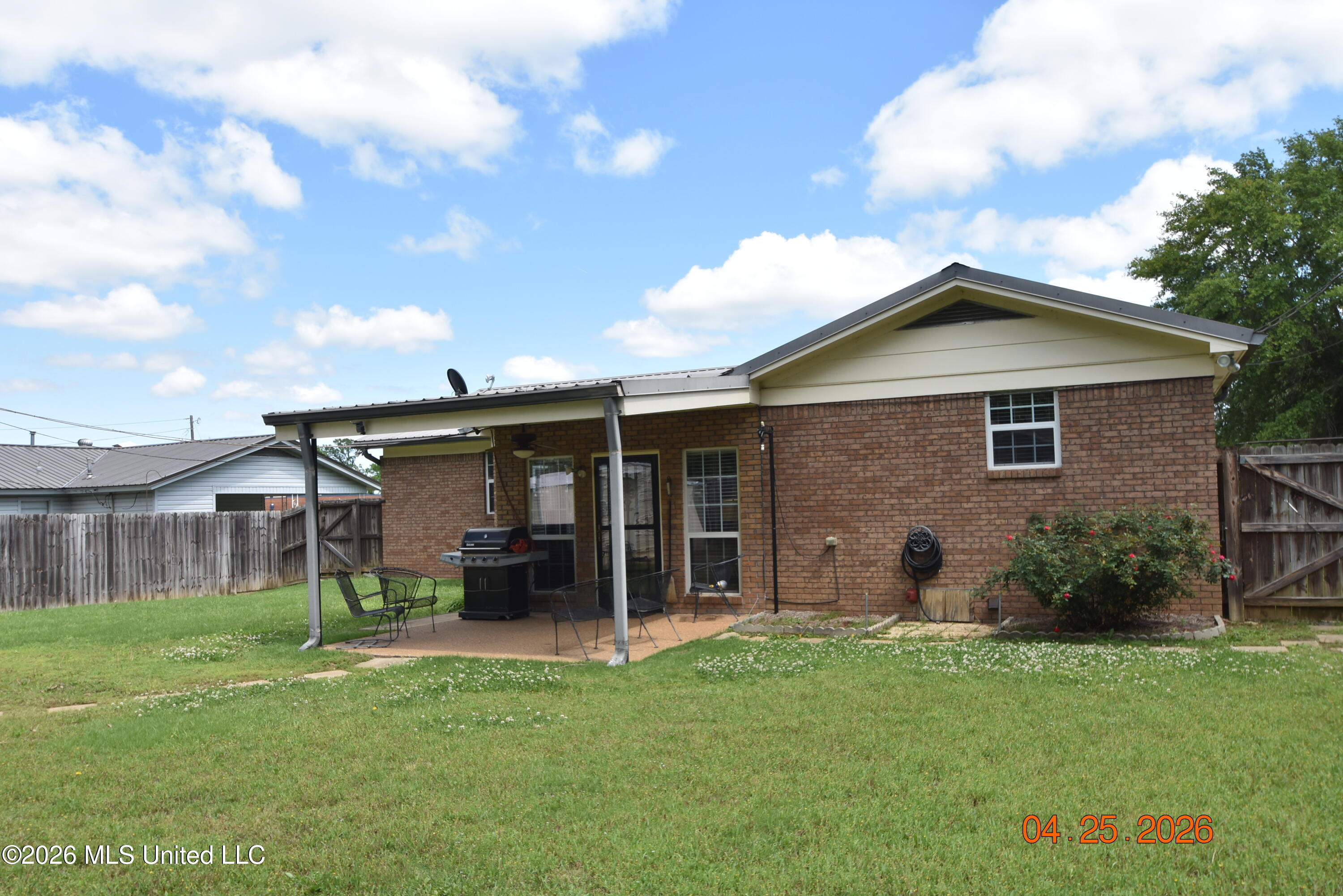 2049 Oakhurst Drive
