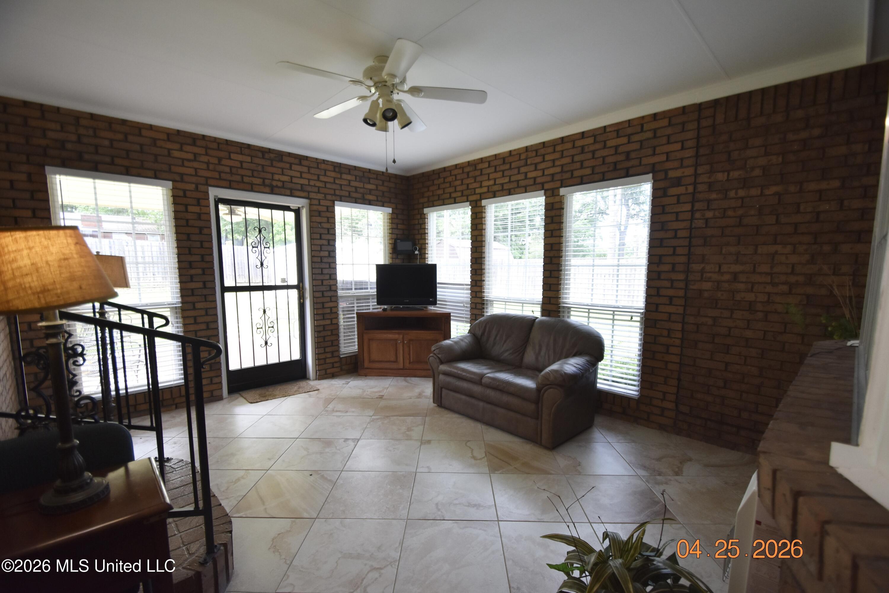 2049 Oakhurst Drive