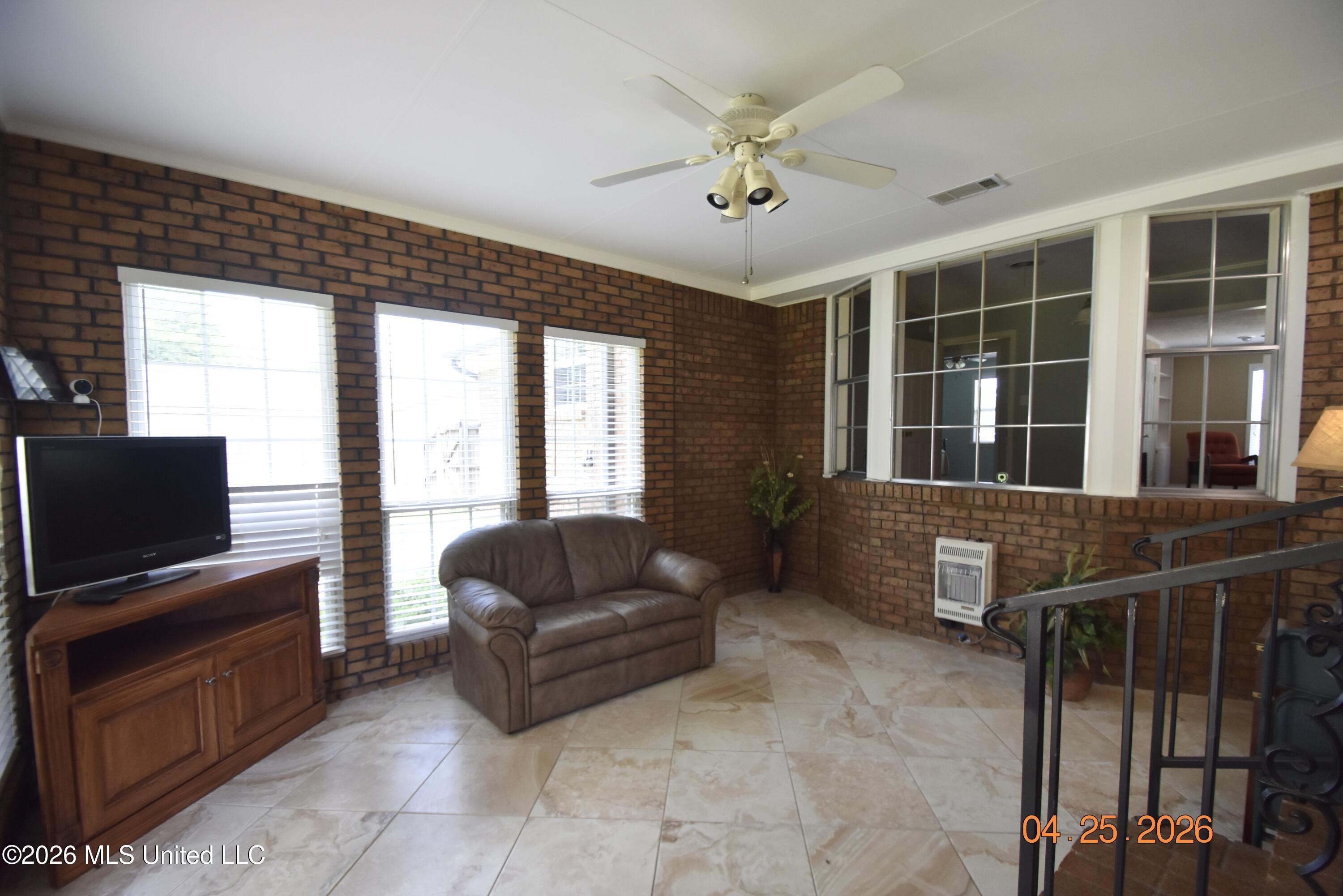 2049 Oakhurst Drive