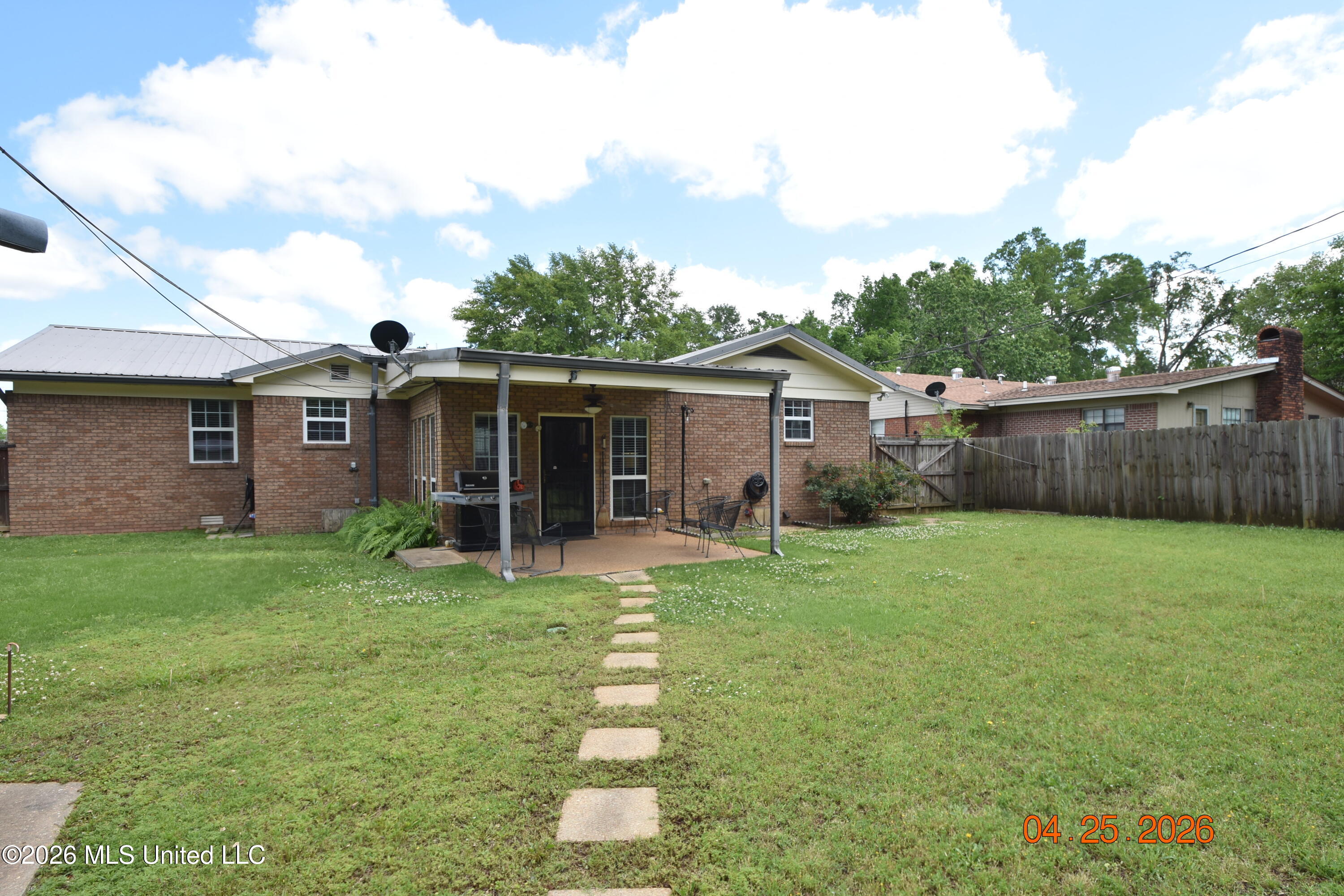 2049 Oakhurst Drive