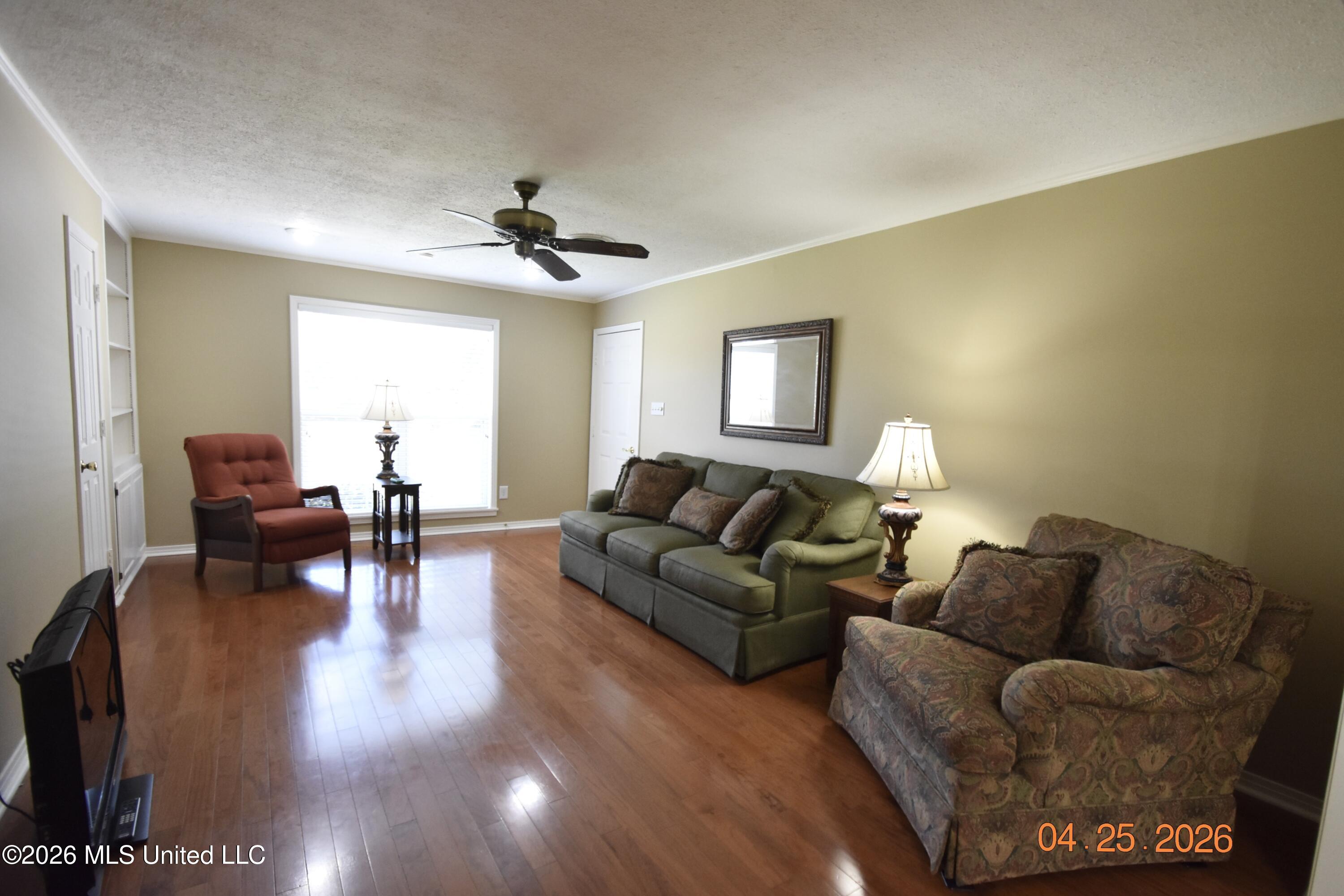 2049 Oakhurst Drive
