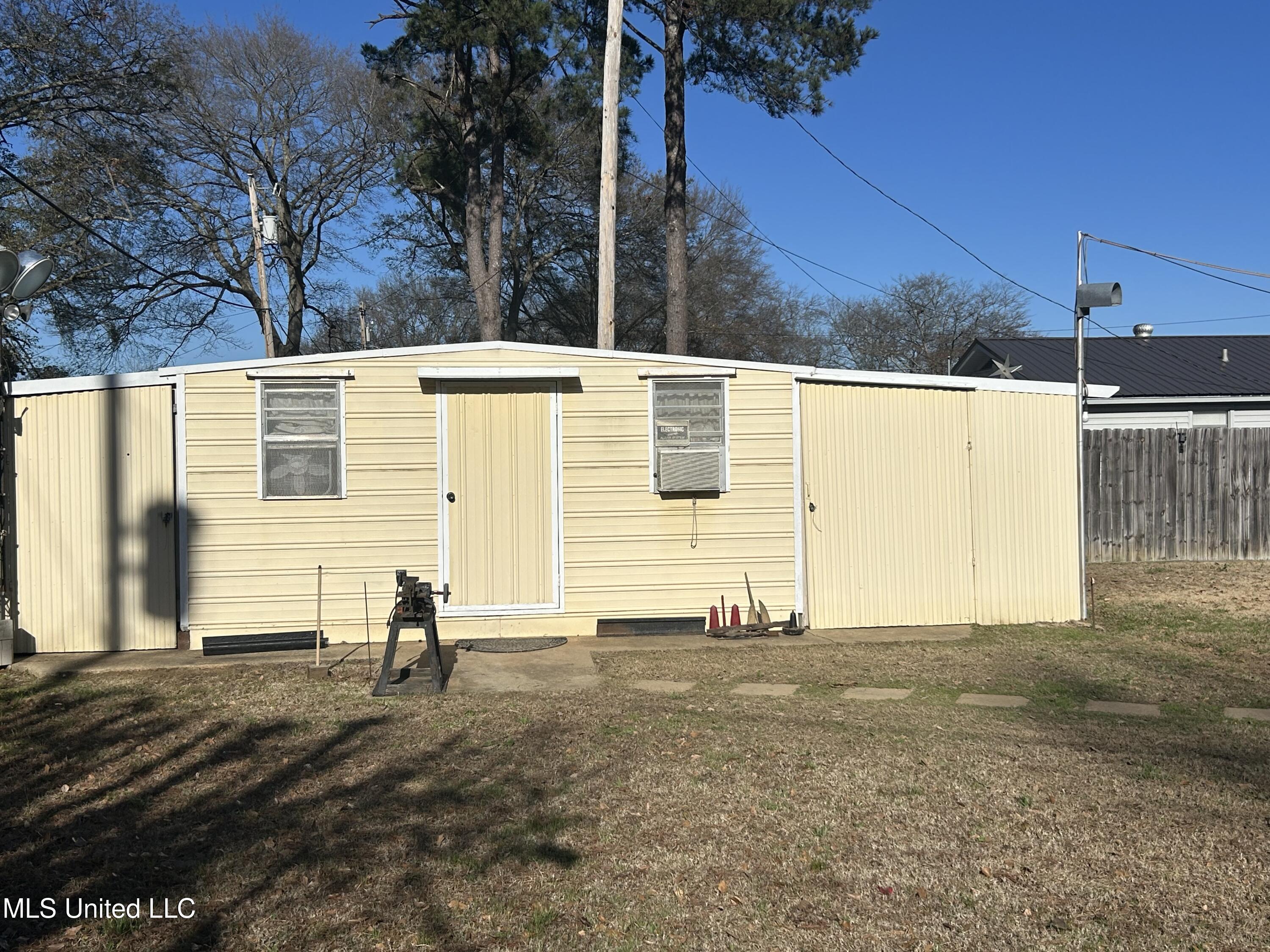 2049 Oakhurst Drive