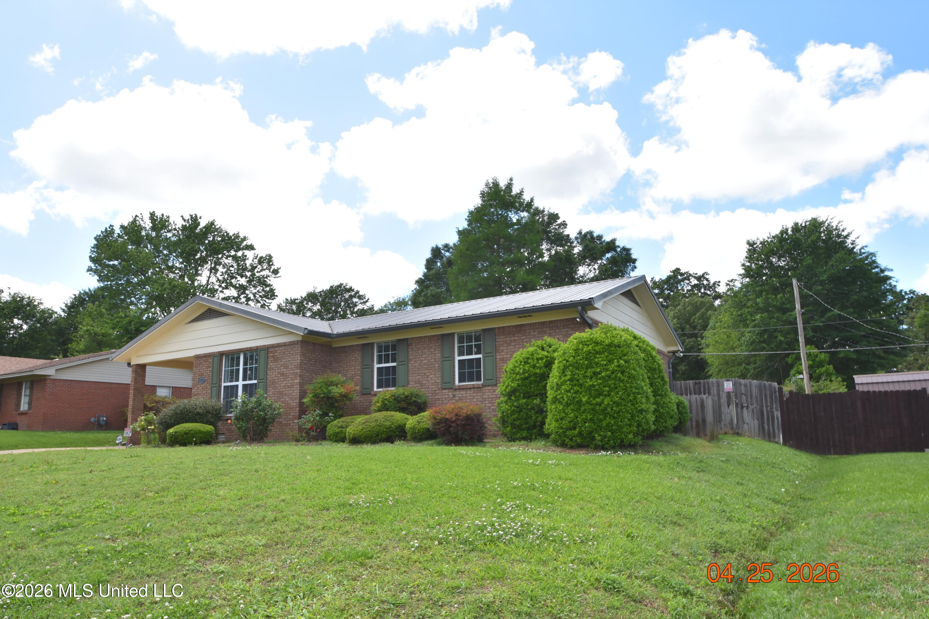 2049 Oakhurst Drive