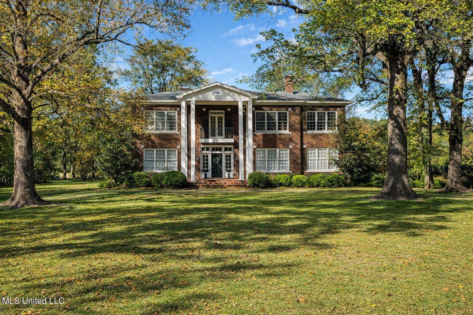 2502 W Claiborne Avenue