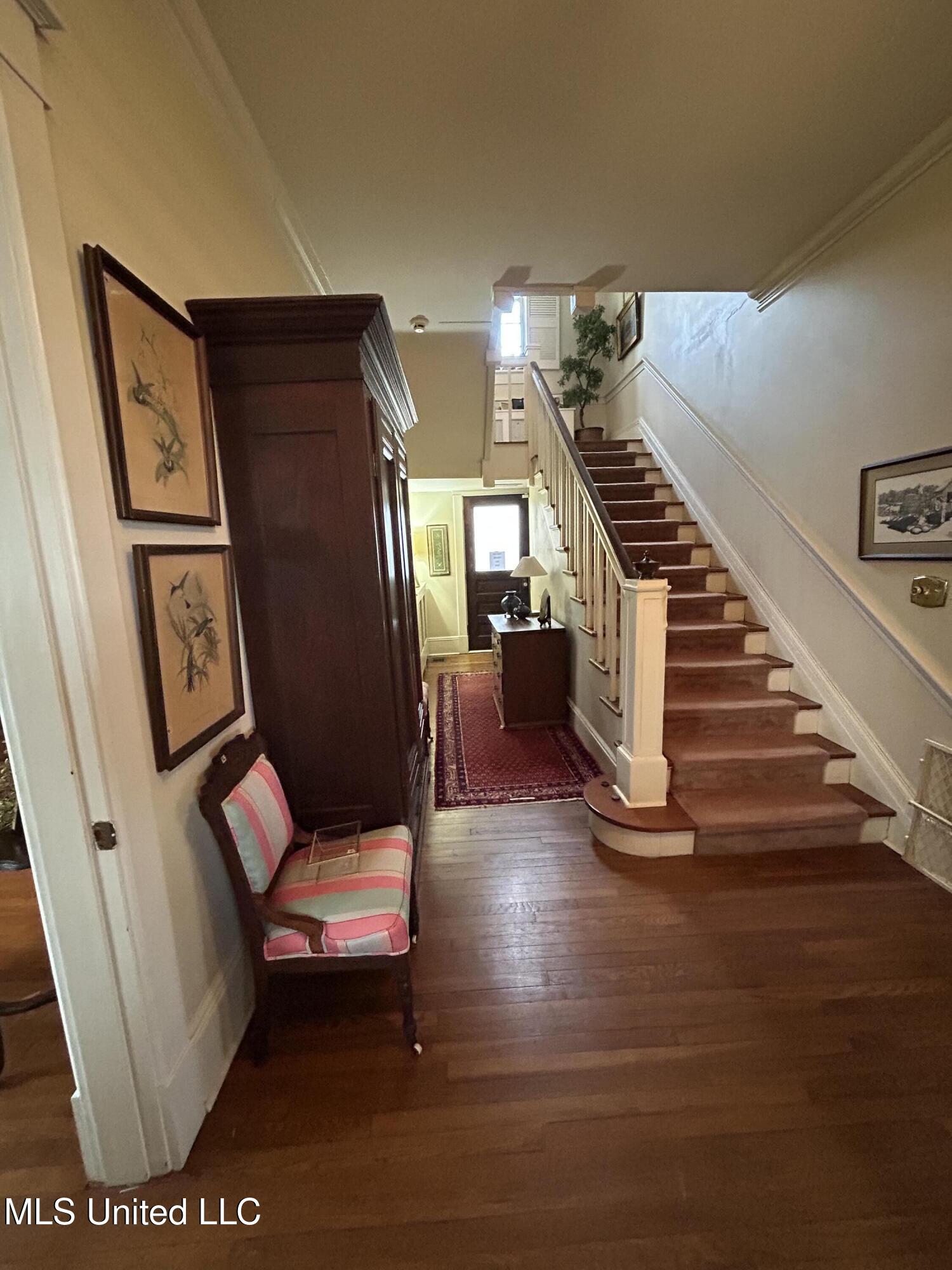 2502 W Claiborne Avenue