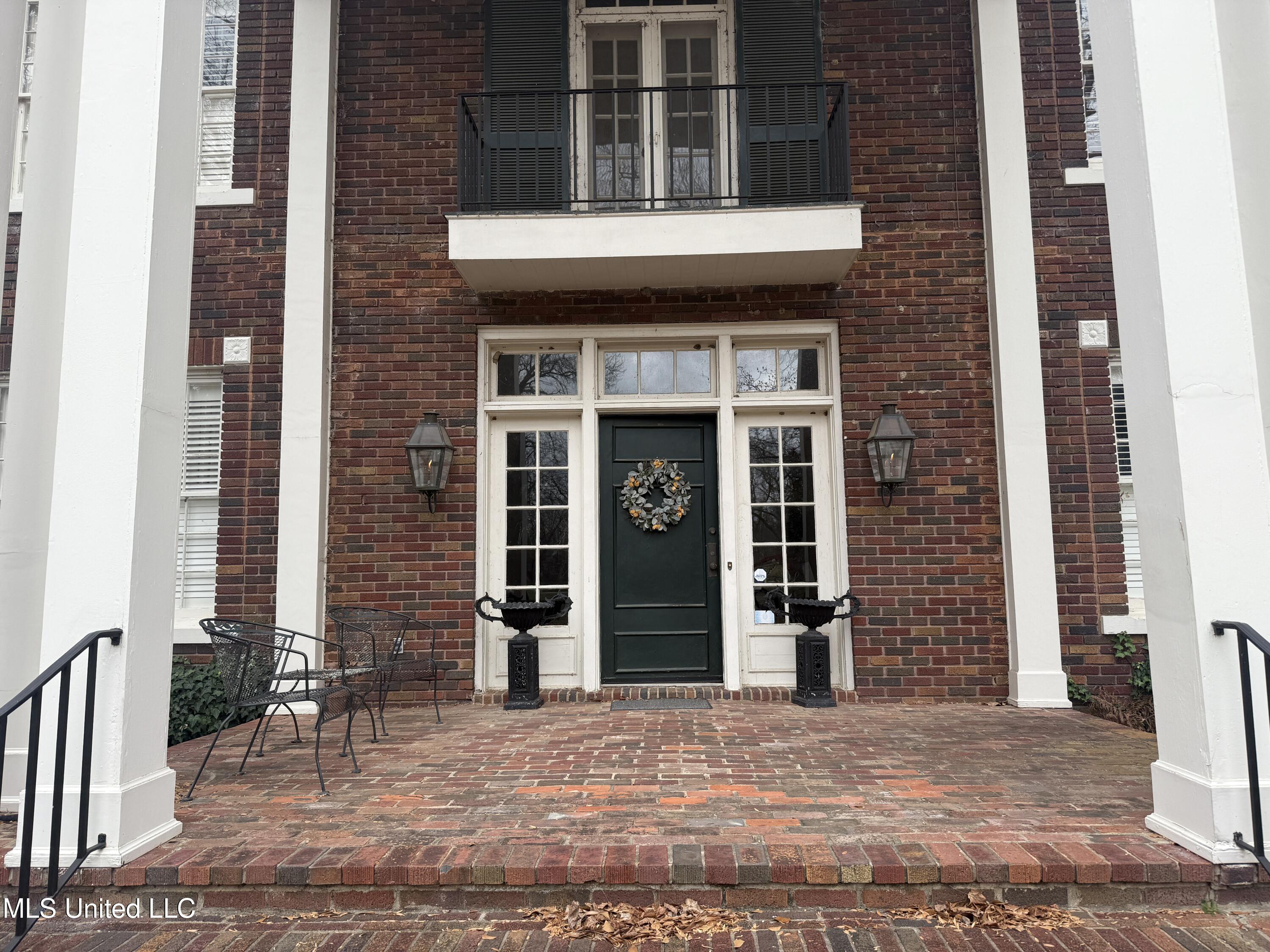 2502 W Claiborne Avenue