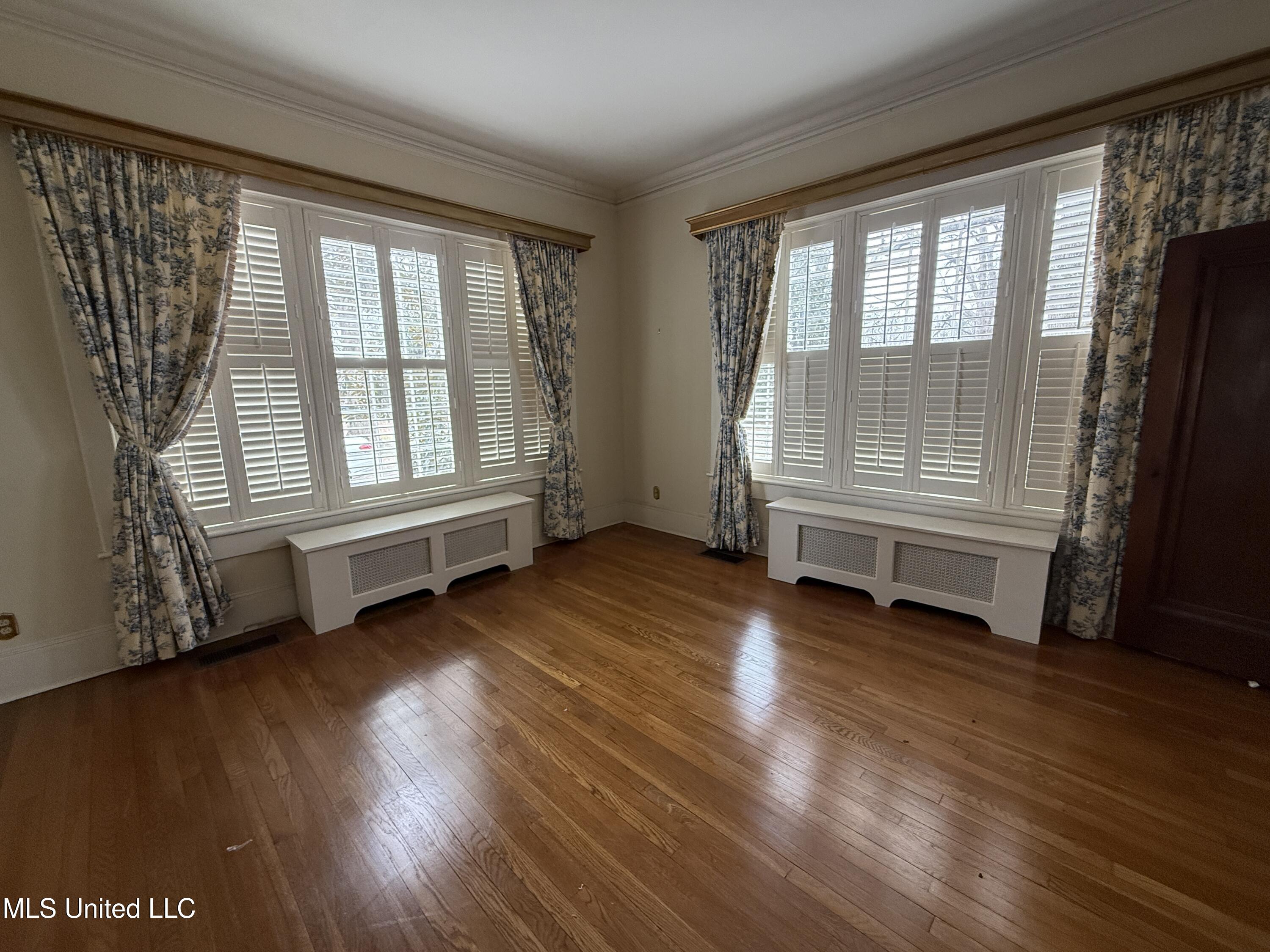 2502 W Claiborne Avenue