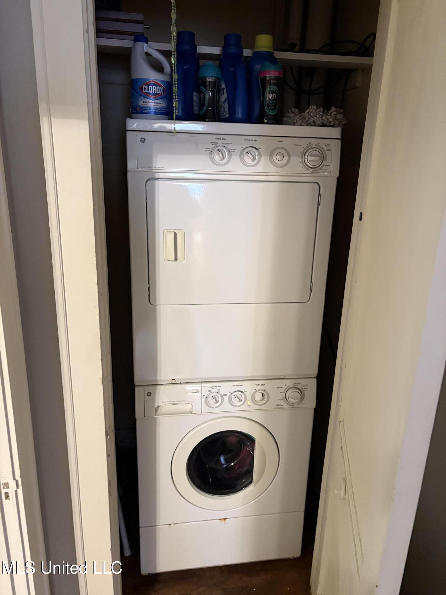 404 Grand Boulevard, 2