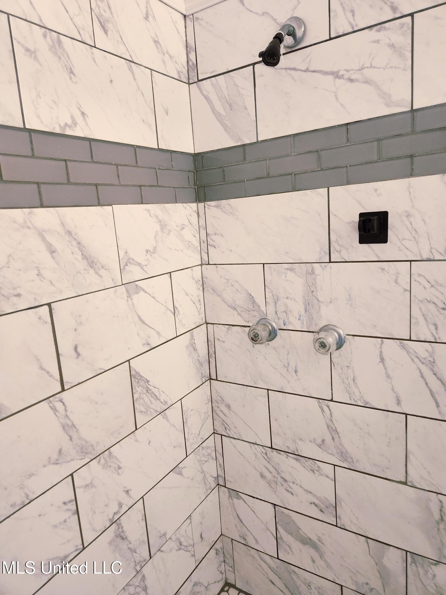 5025 Wayneland Drive, H3