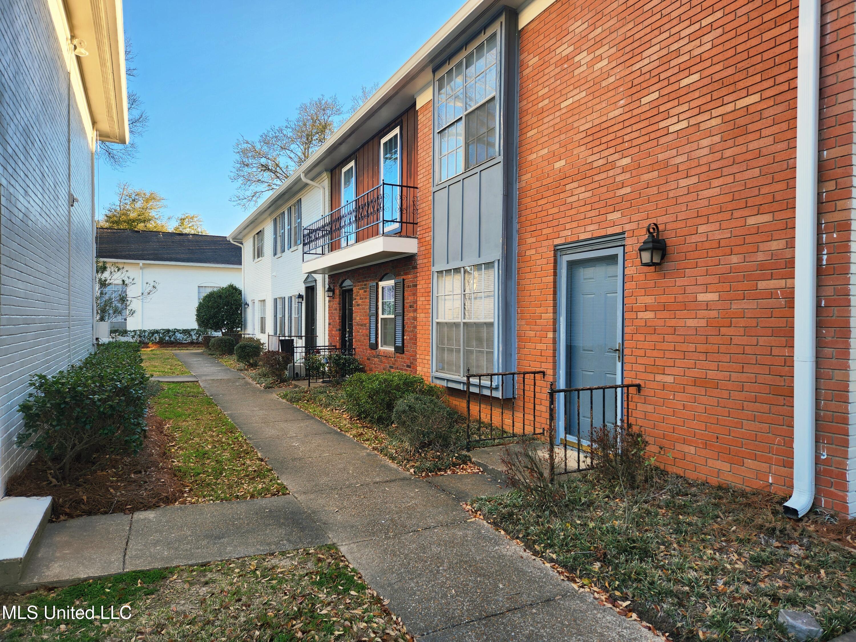 5025 Wayneland Drive, H3