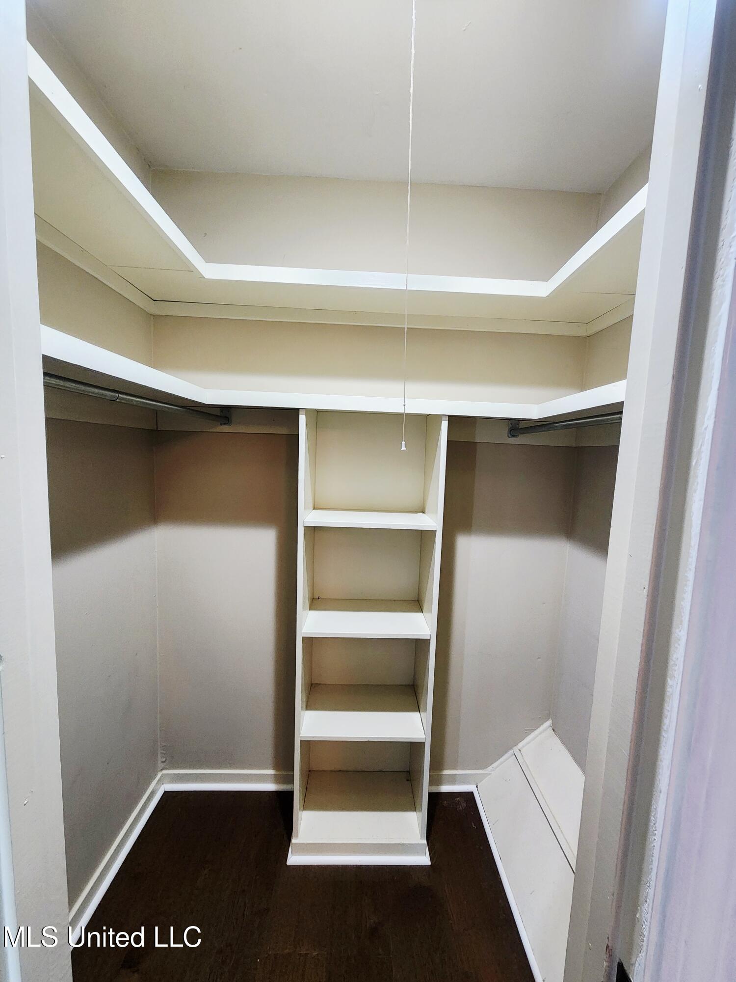 5025 Wayneland Drive, H3