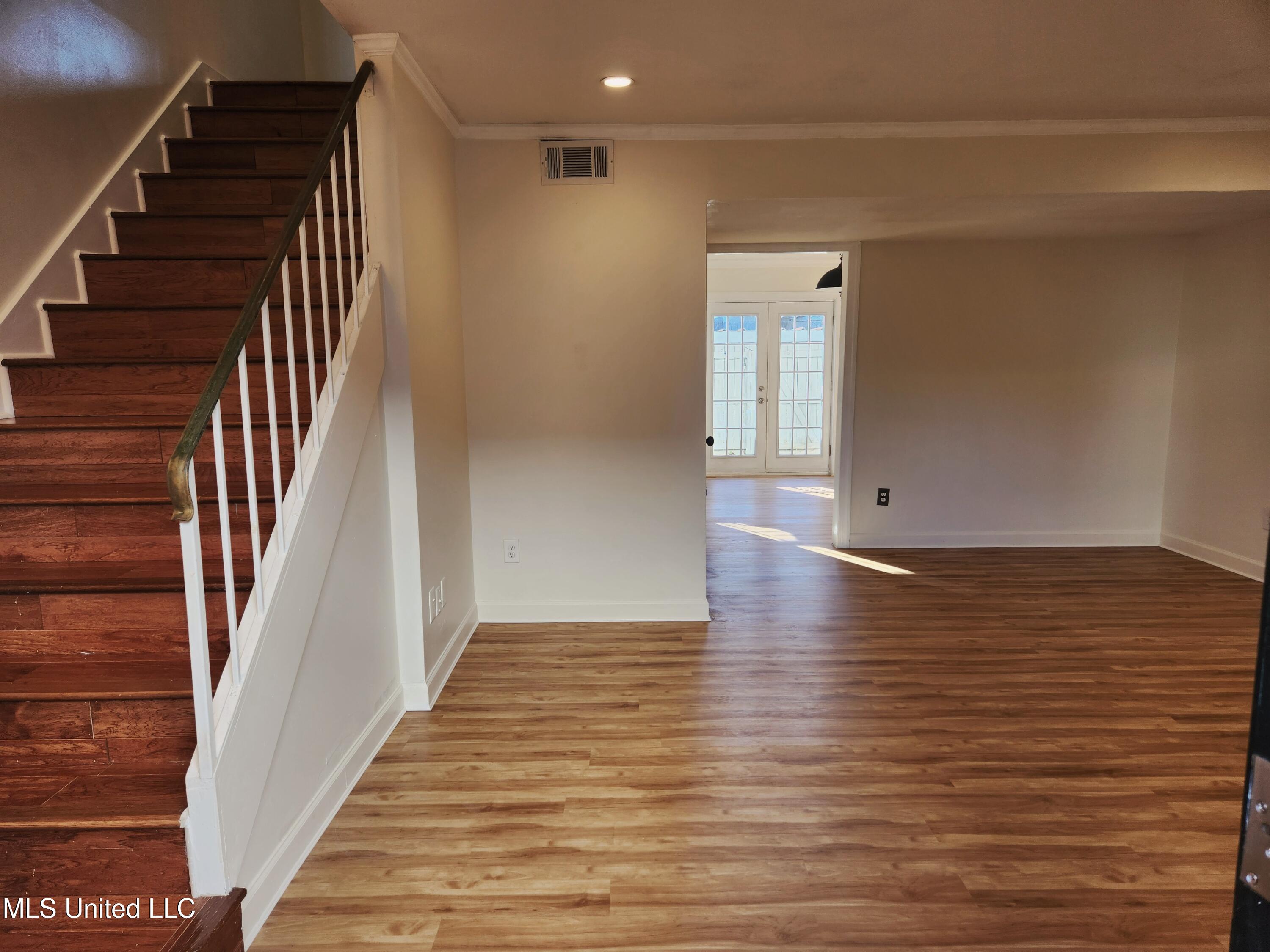 5025 Wayneland Drive, H3