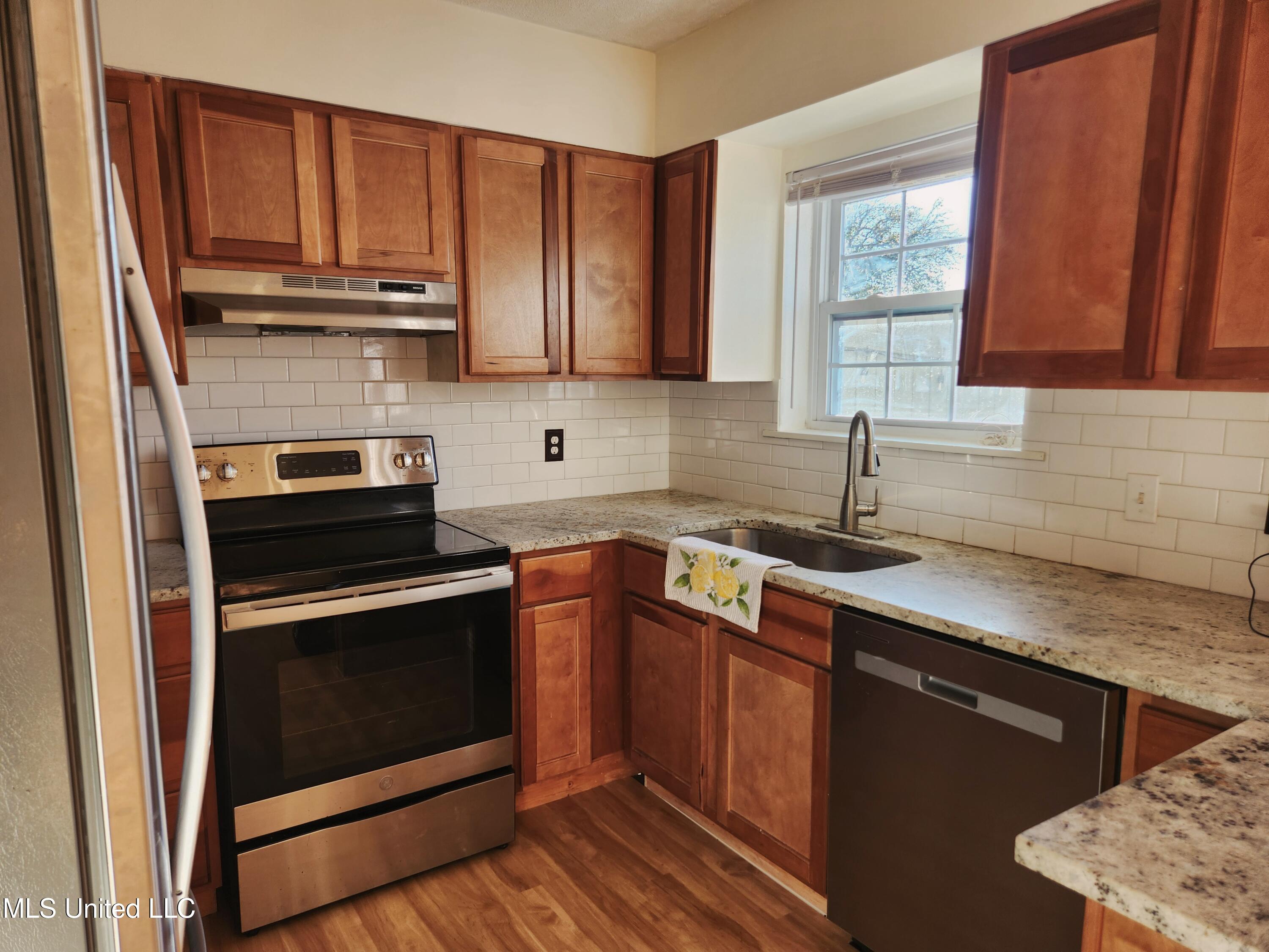 5025 Wayneland Drive, H3