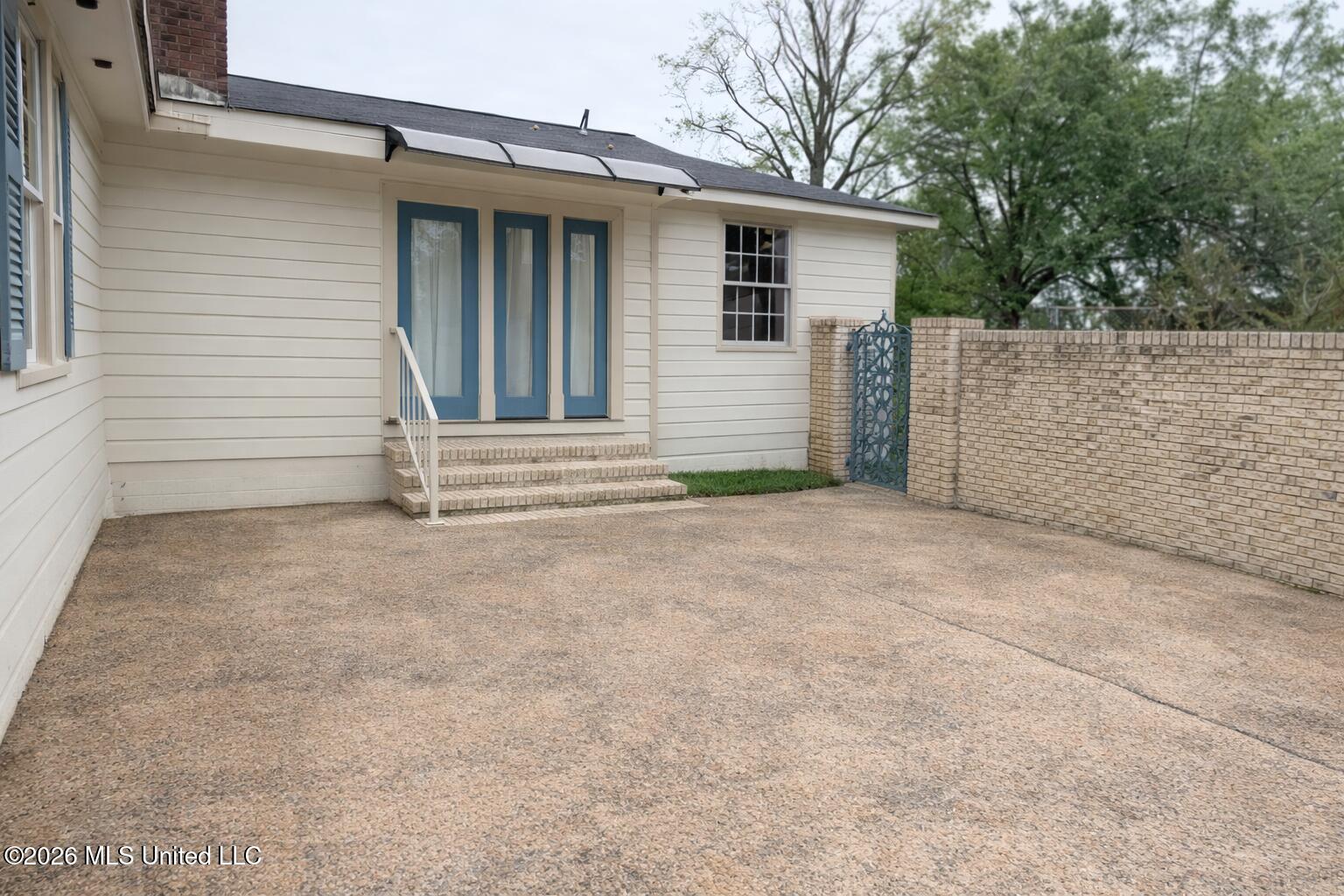 301 W Harding Avenue