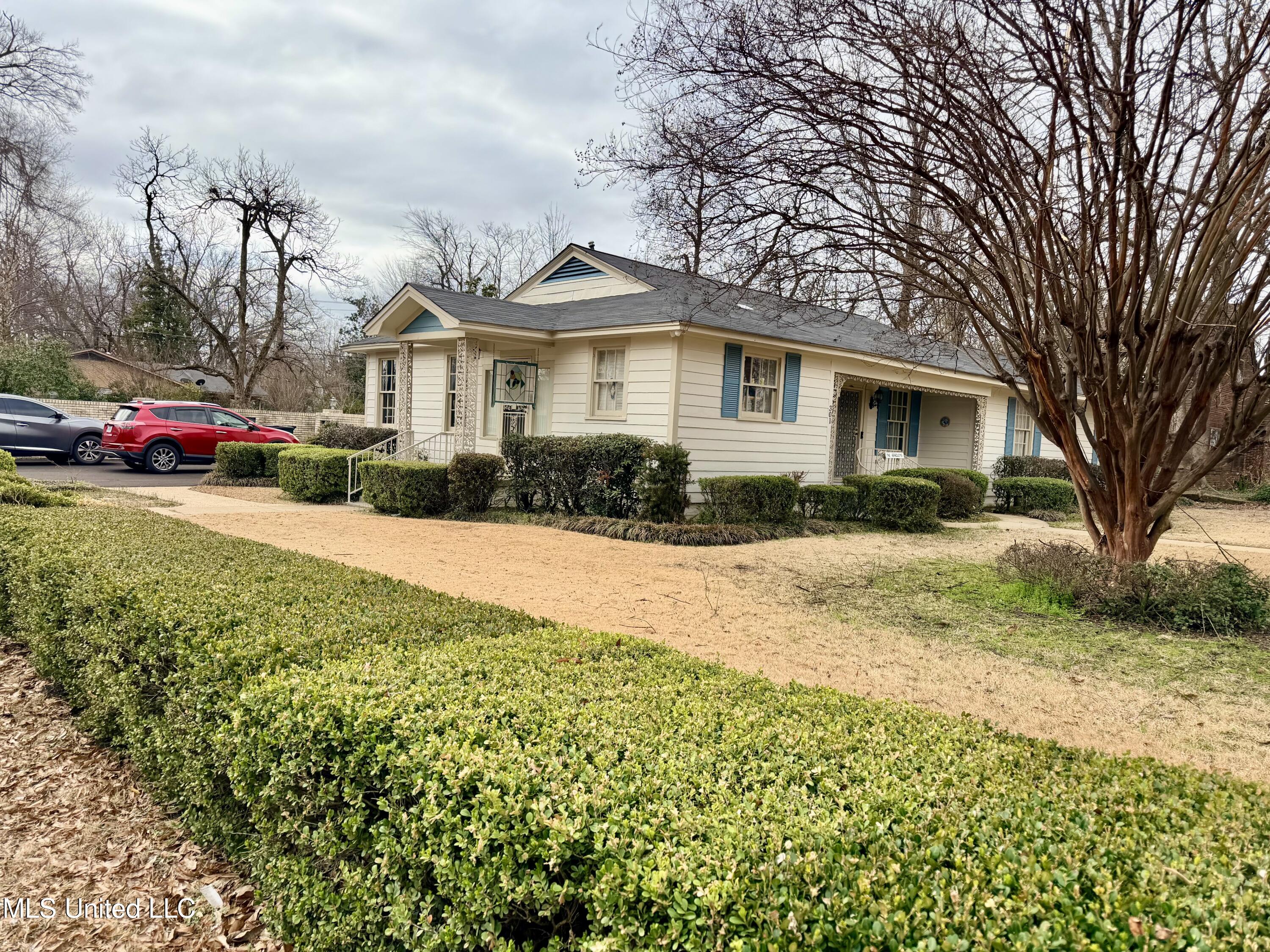 301 W Harding Avenue