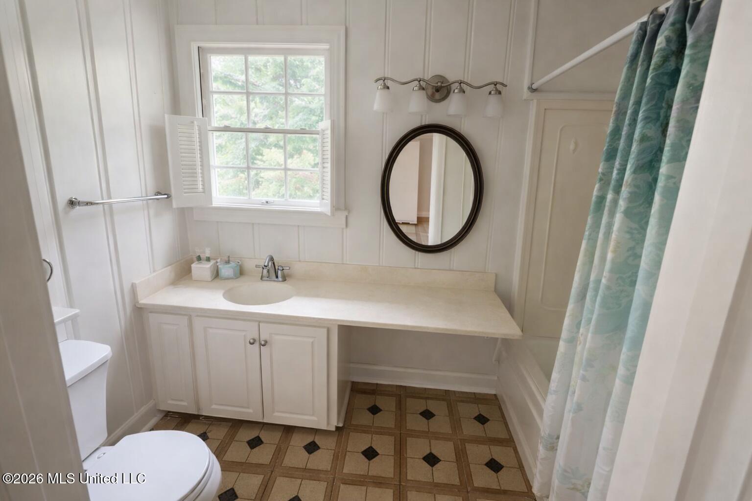 301 W Harding Avenue