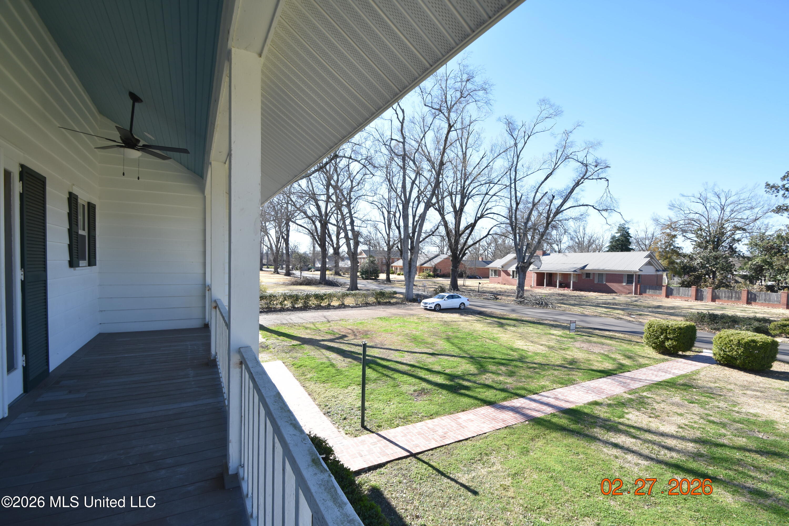 404 E Adams Avenue