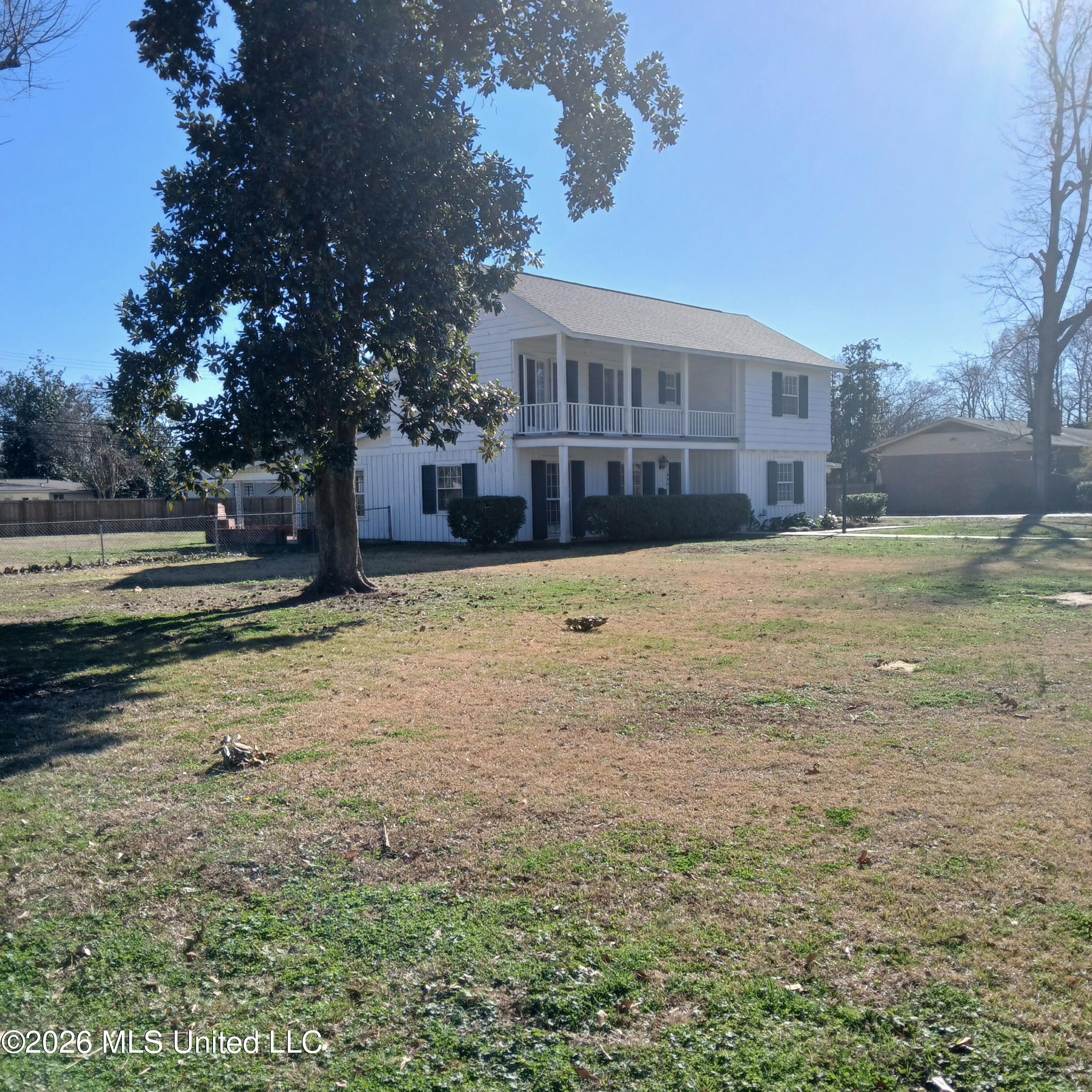 404 E Adams Avenue