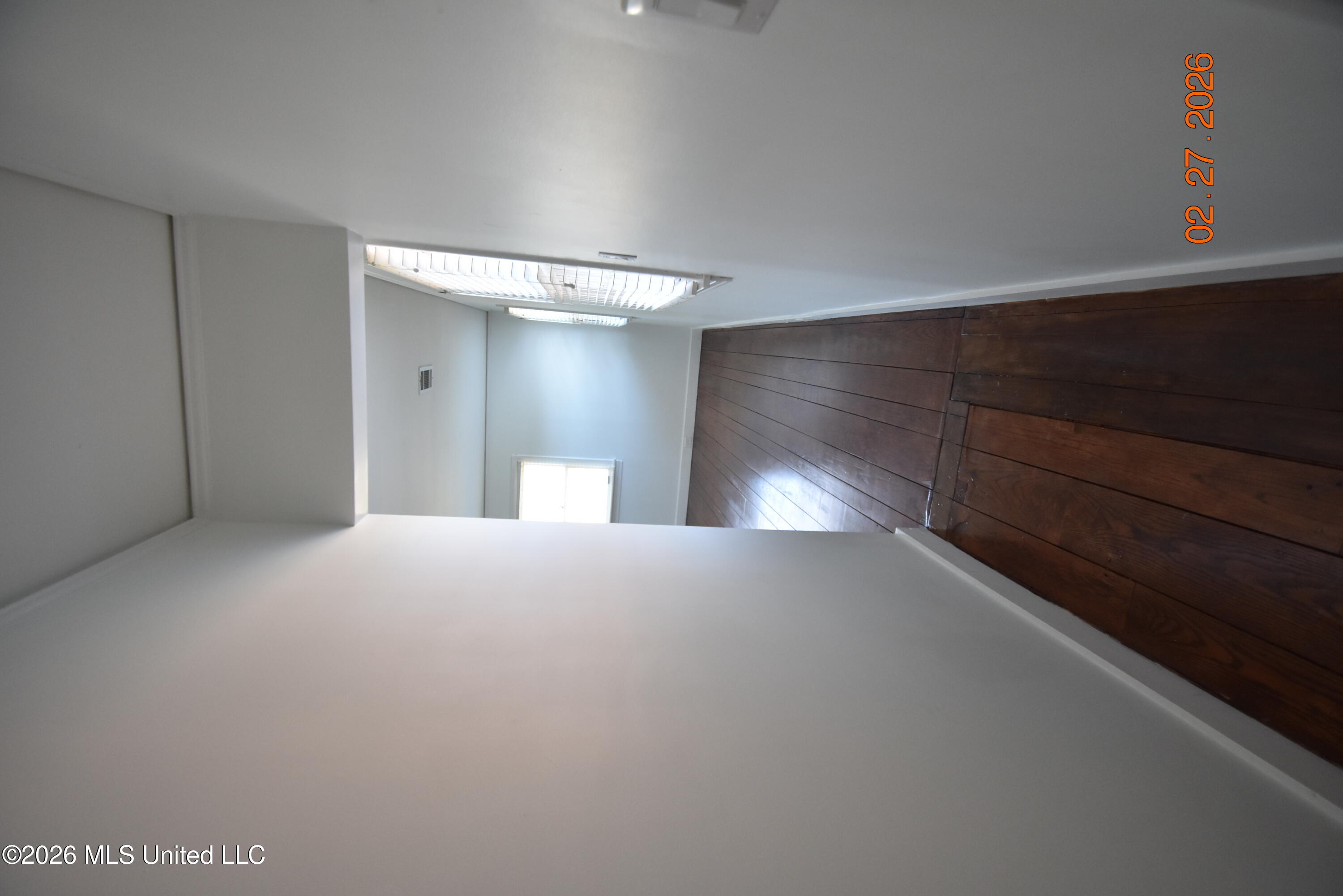404 E Adams Avenue
