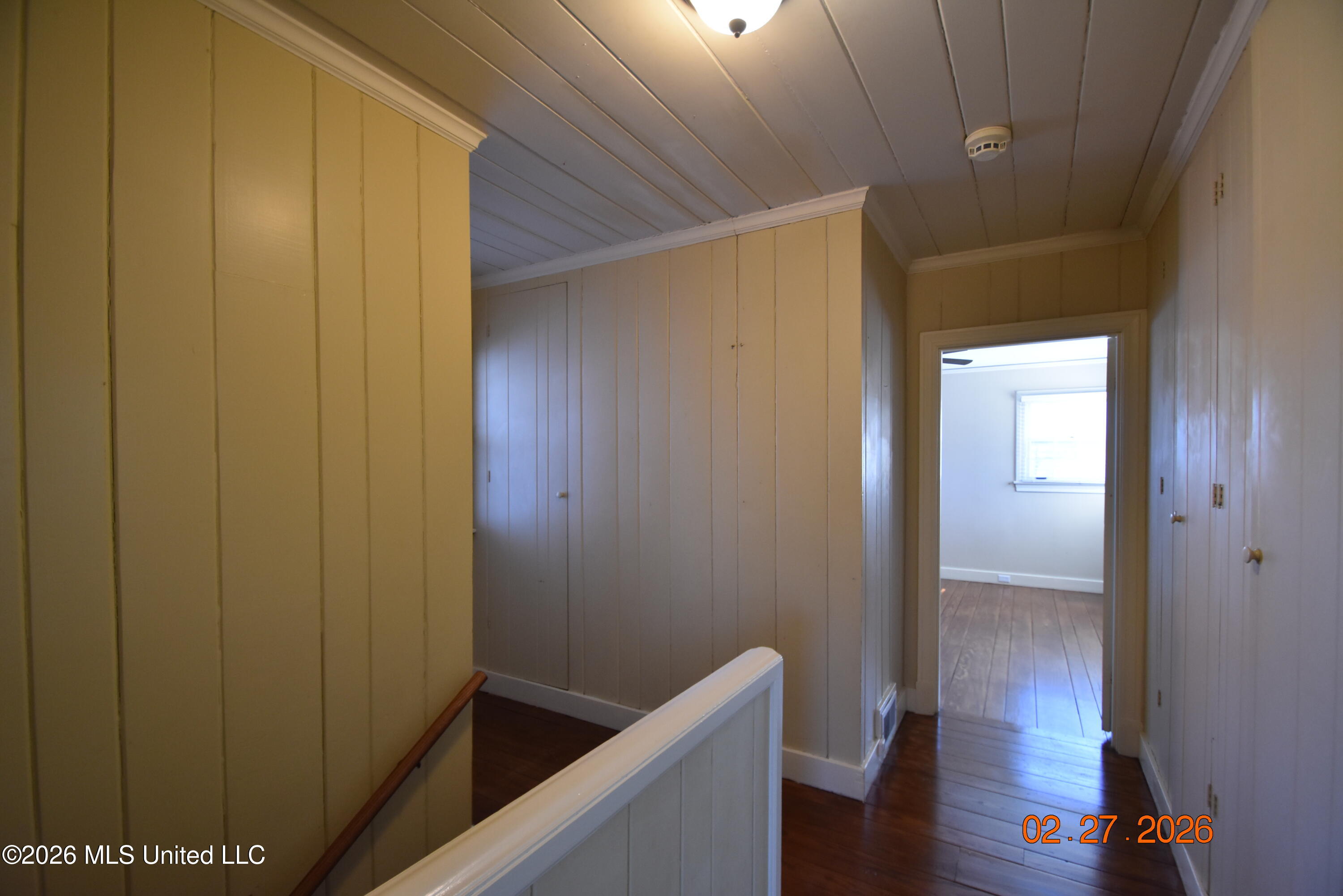 404 E Adams Avenue