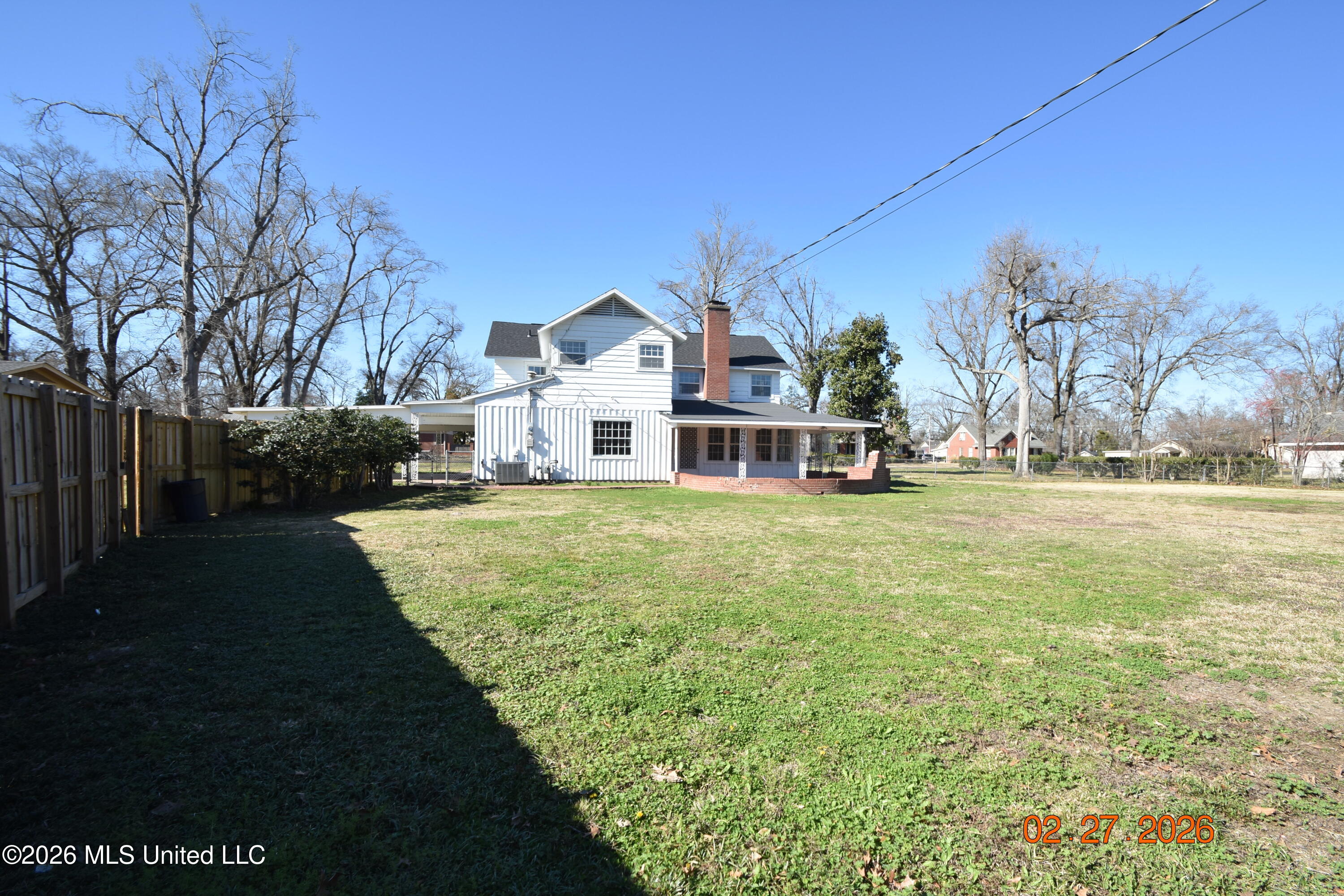 404 E Adams Avenue