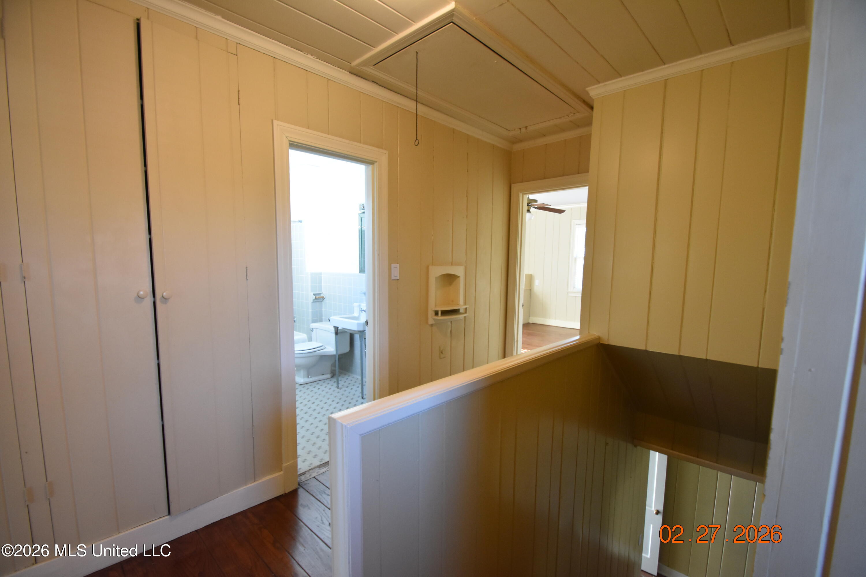 404 E Adams Avenue