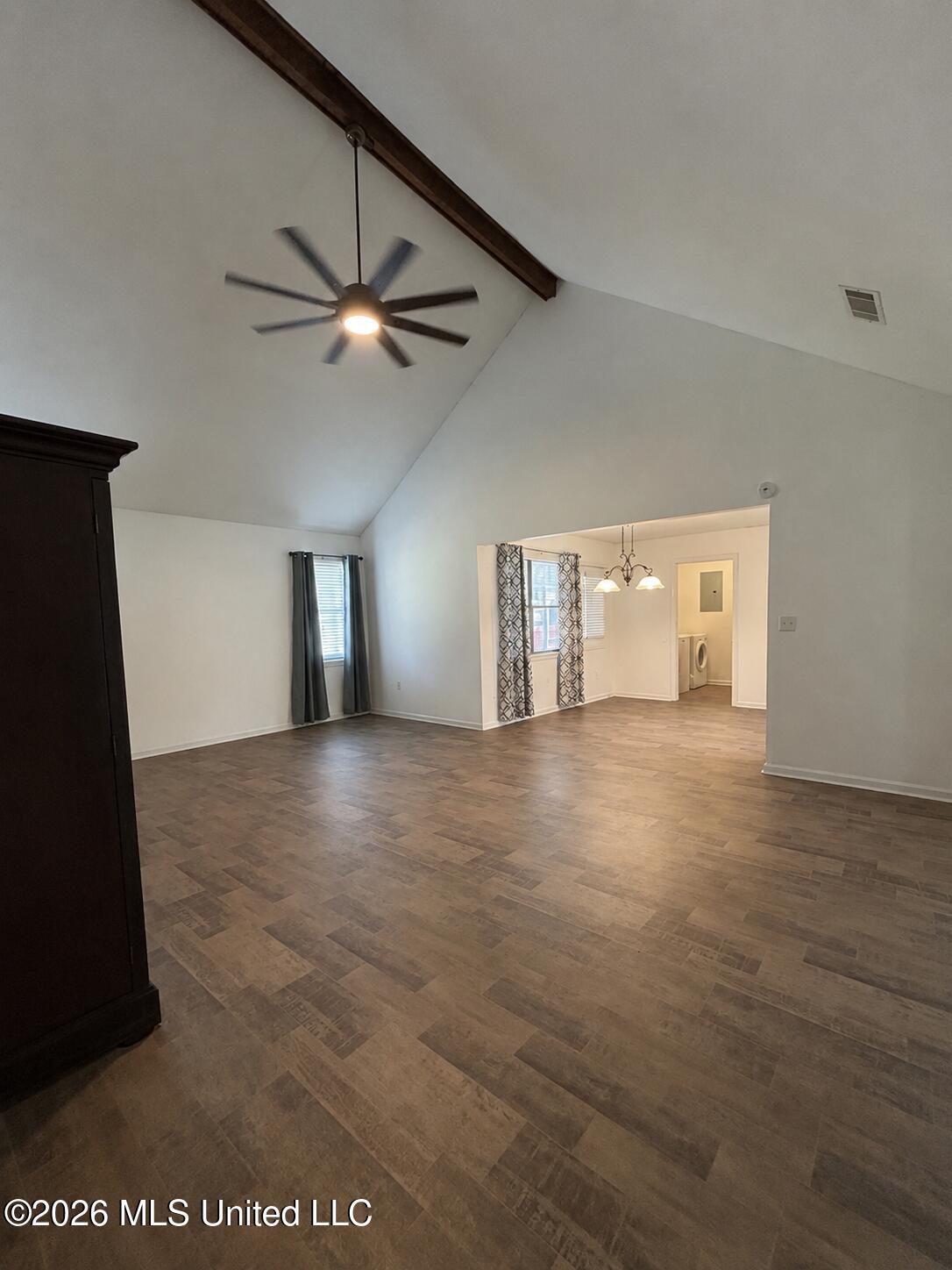 1203 Peggy Lane