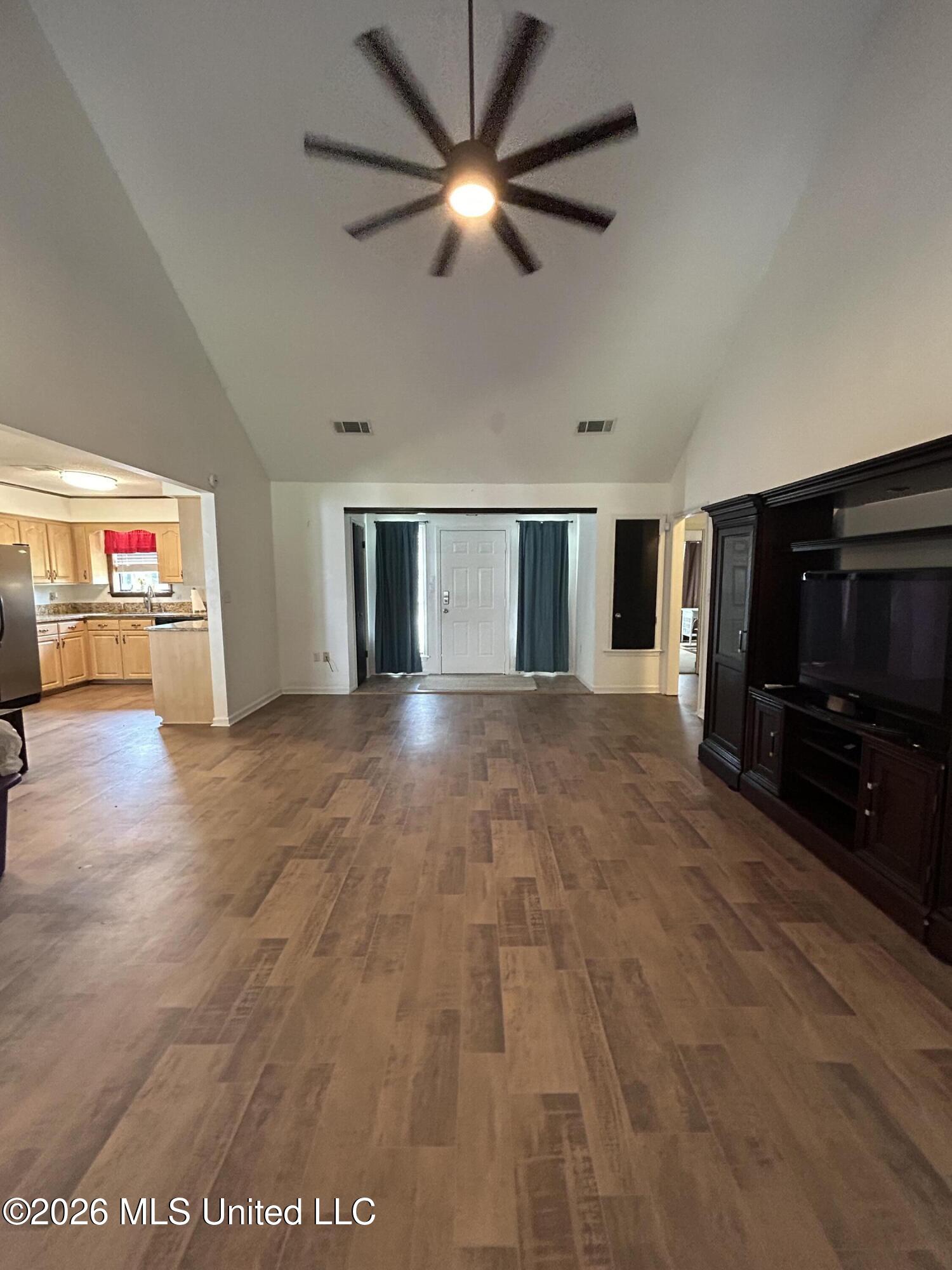 1203 Peggy Lane