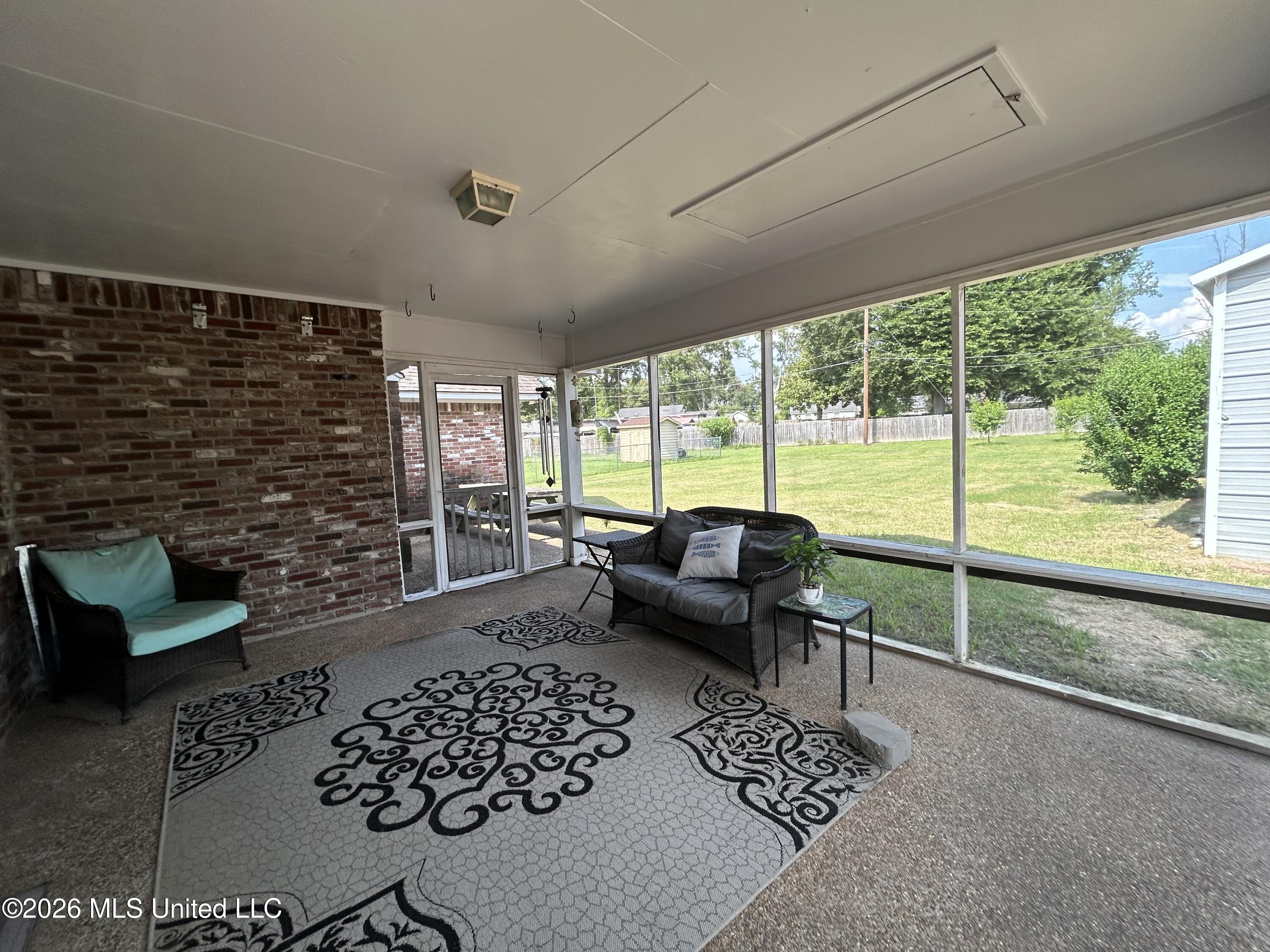 1203 Peggy Lane