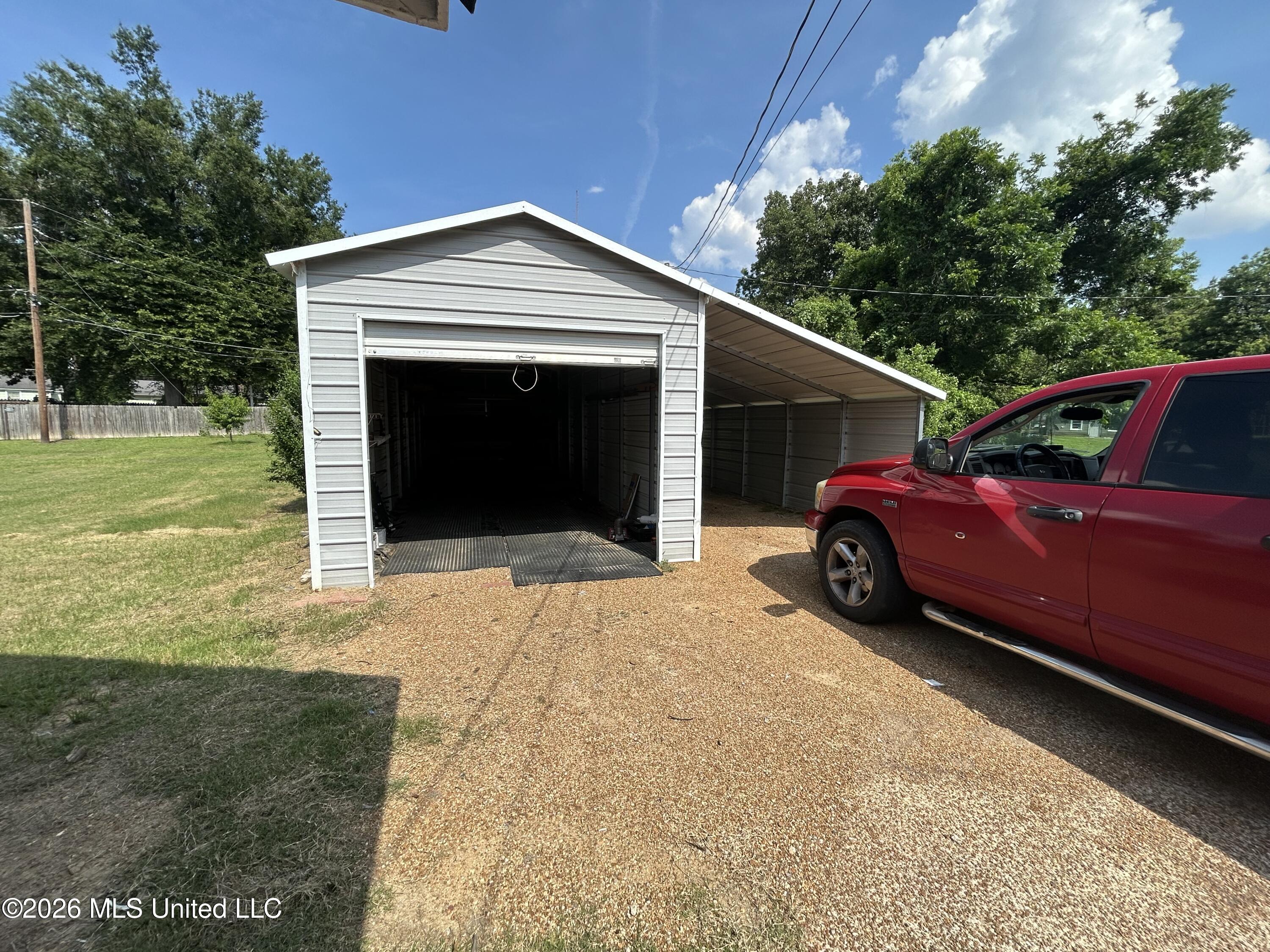 1203 Peggy Lane