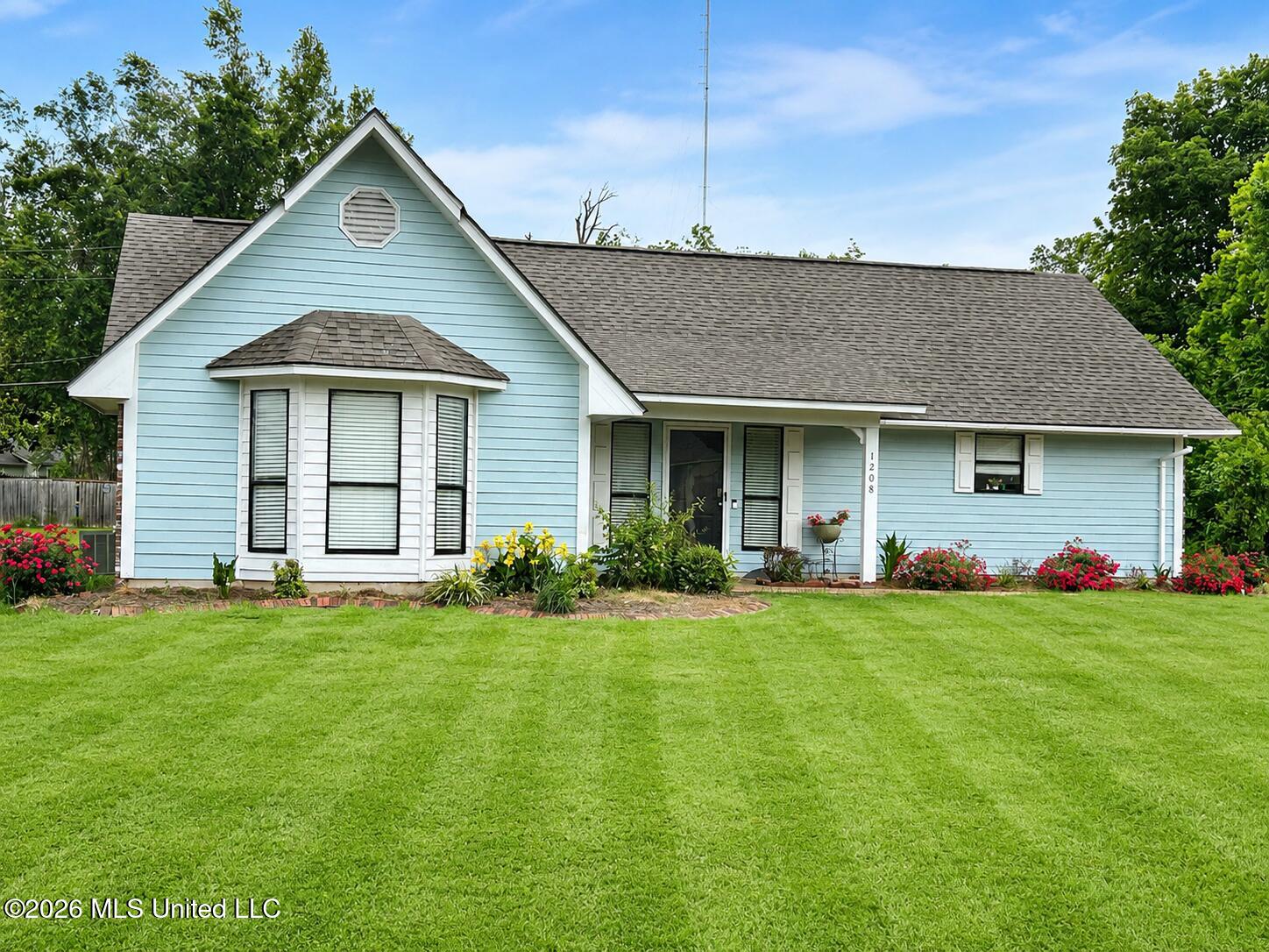 1203 Peggy Lane