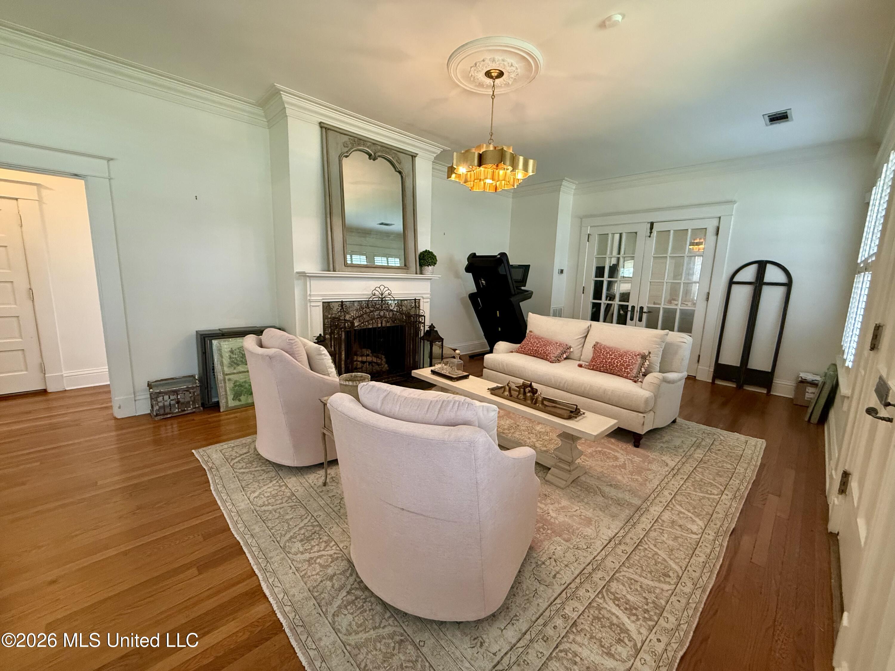 318 Grand Boulevard
