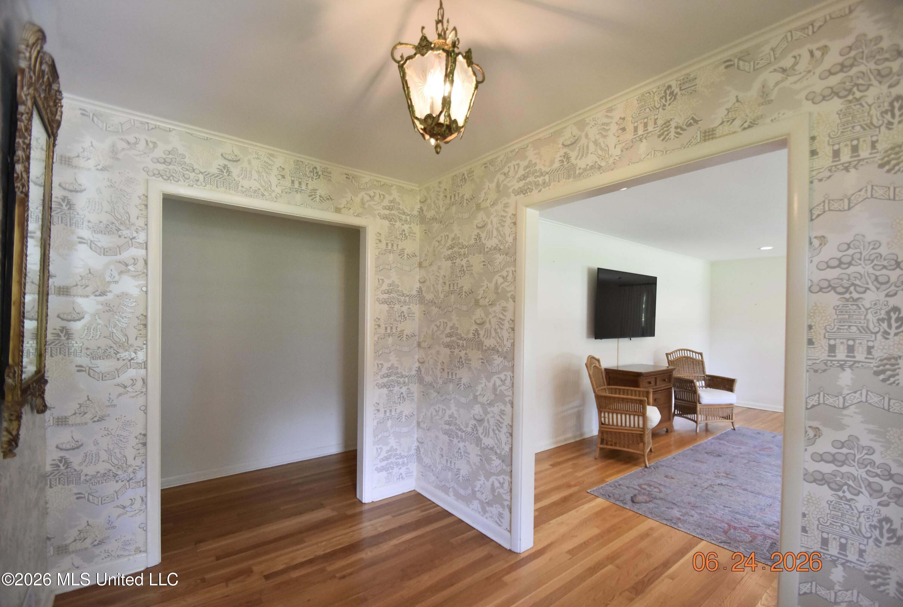 408 E Park Avenue