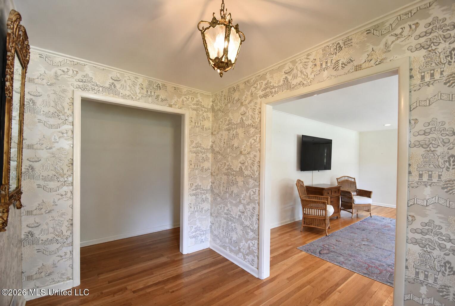 408 E Park Avenue