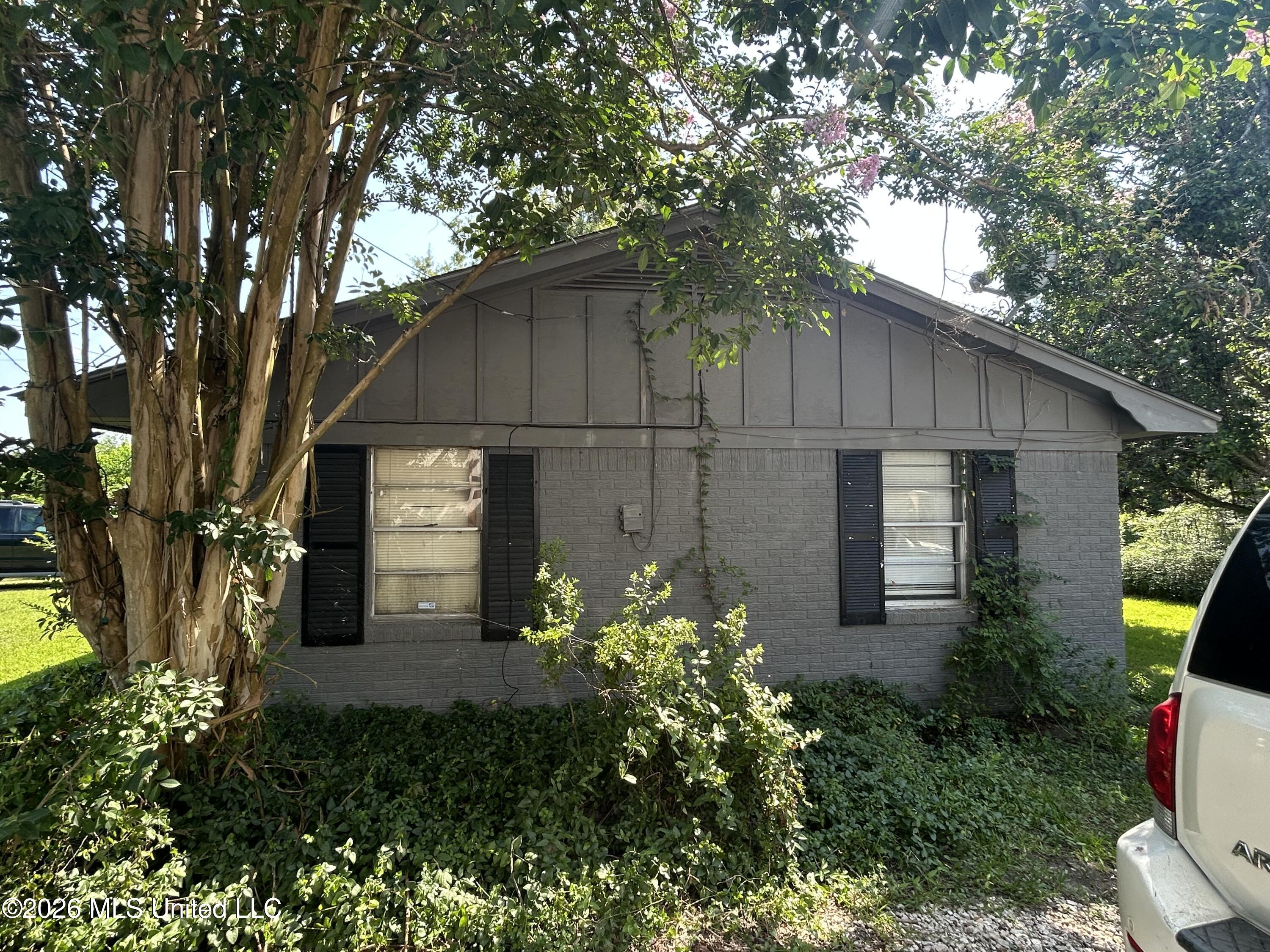 5499 Mississippi 7