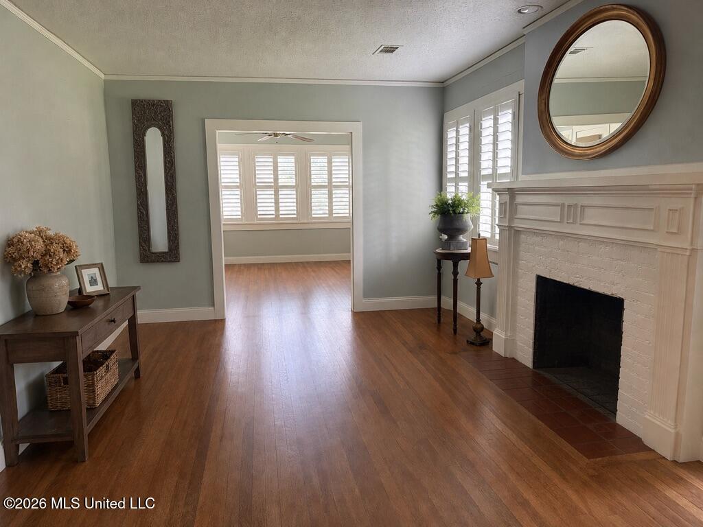 208 W Harding Avenue