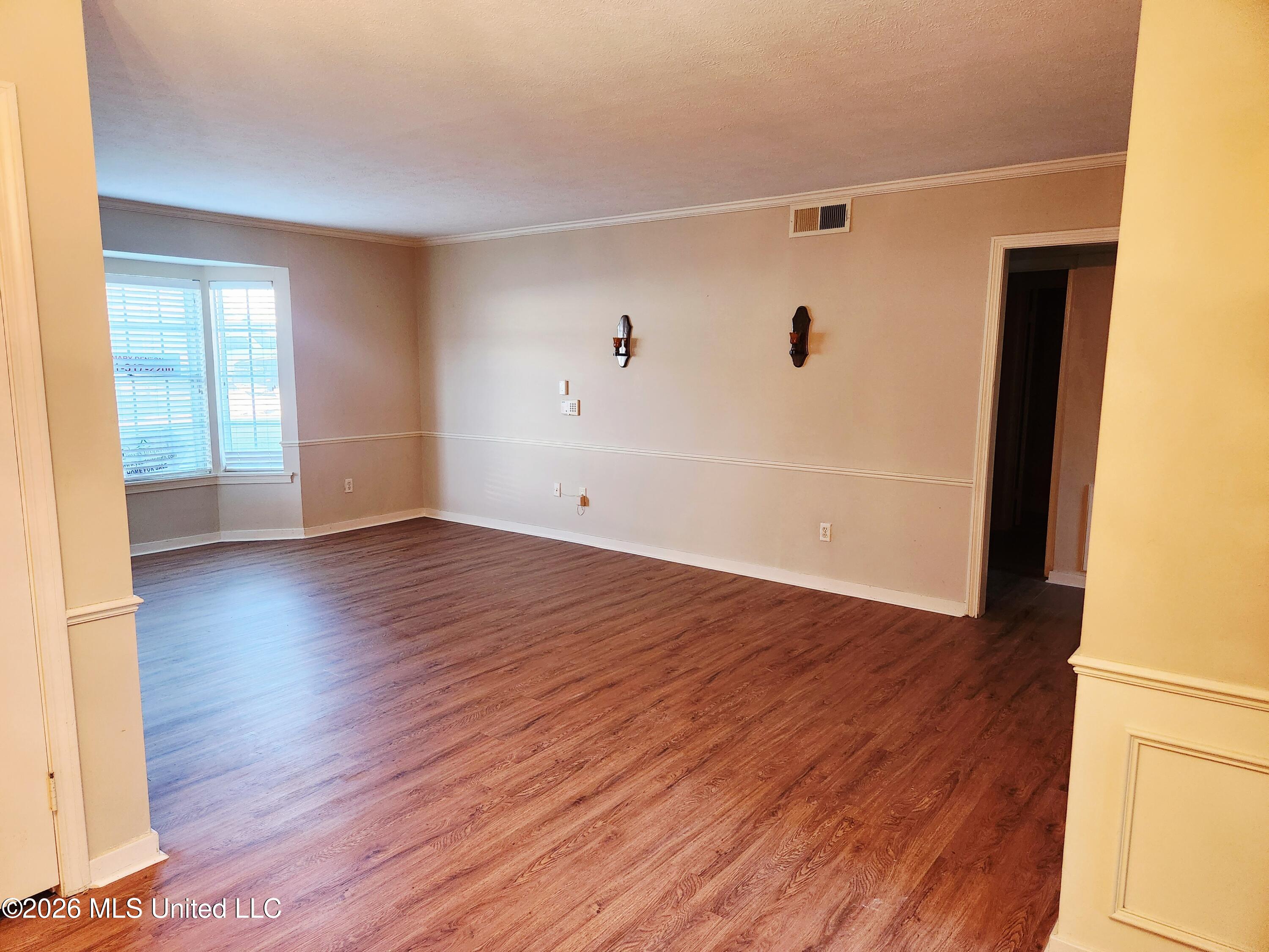 5025 Wayneland Drive, M1