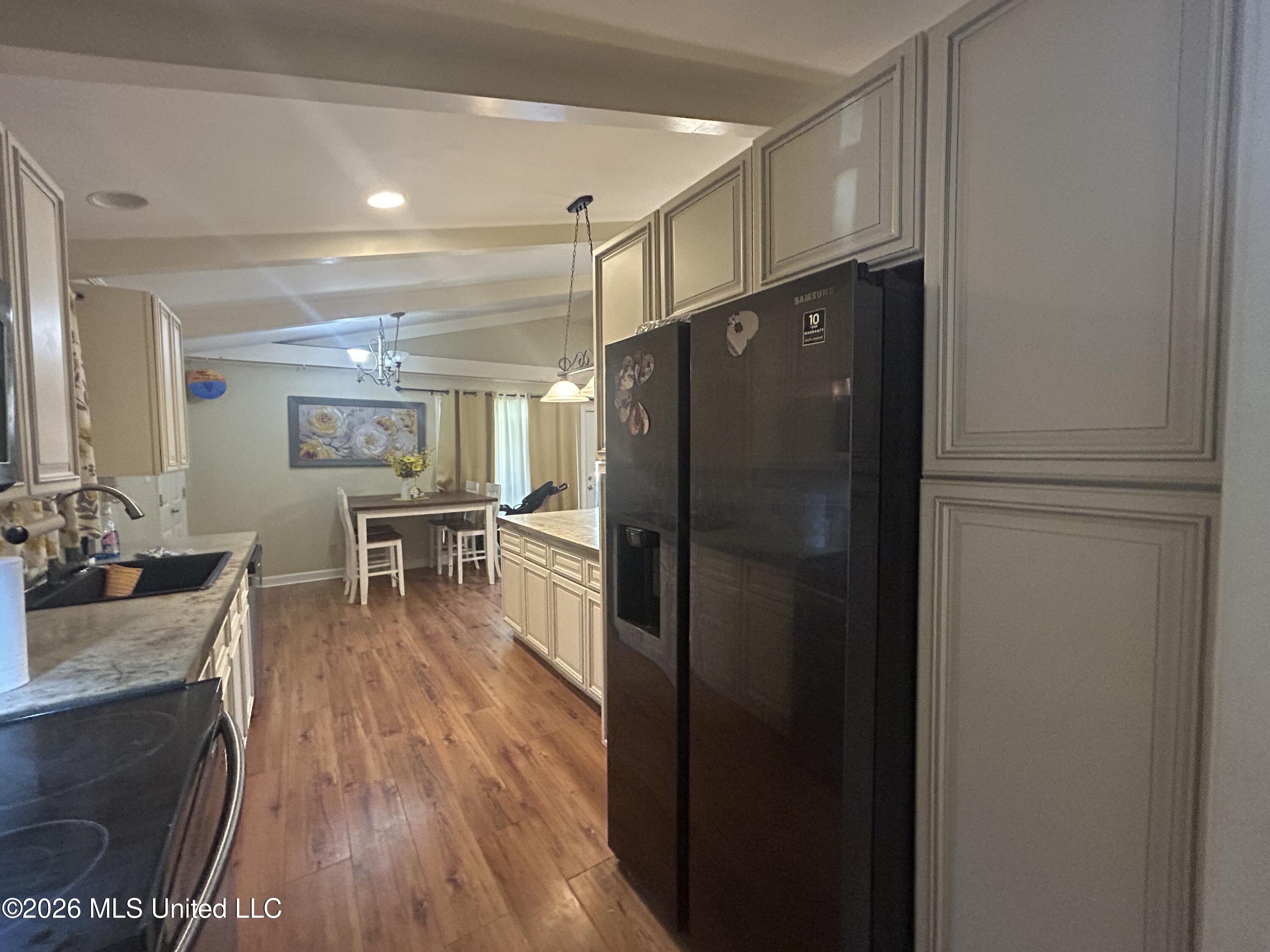 1100 W Jefferson Avenue
