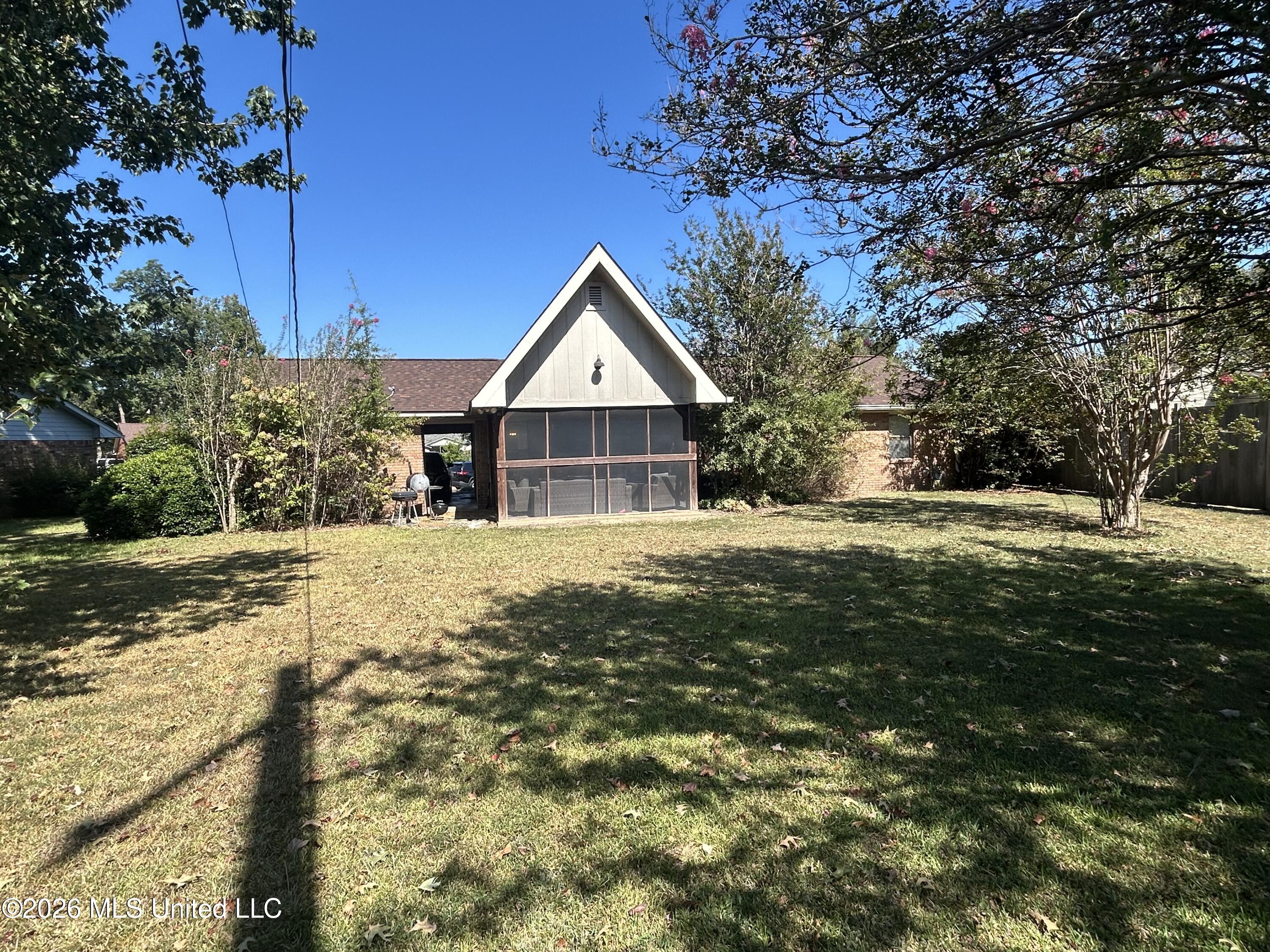 1213 Peggy Lane
