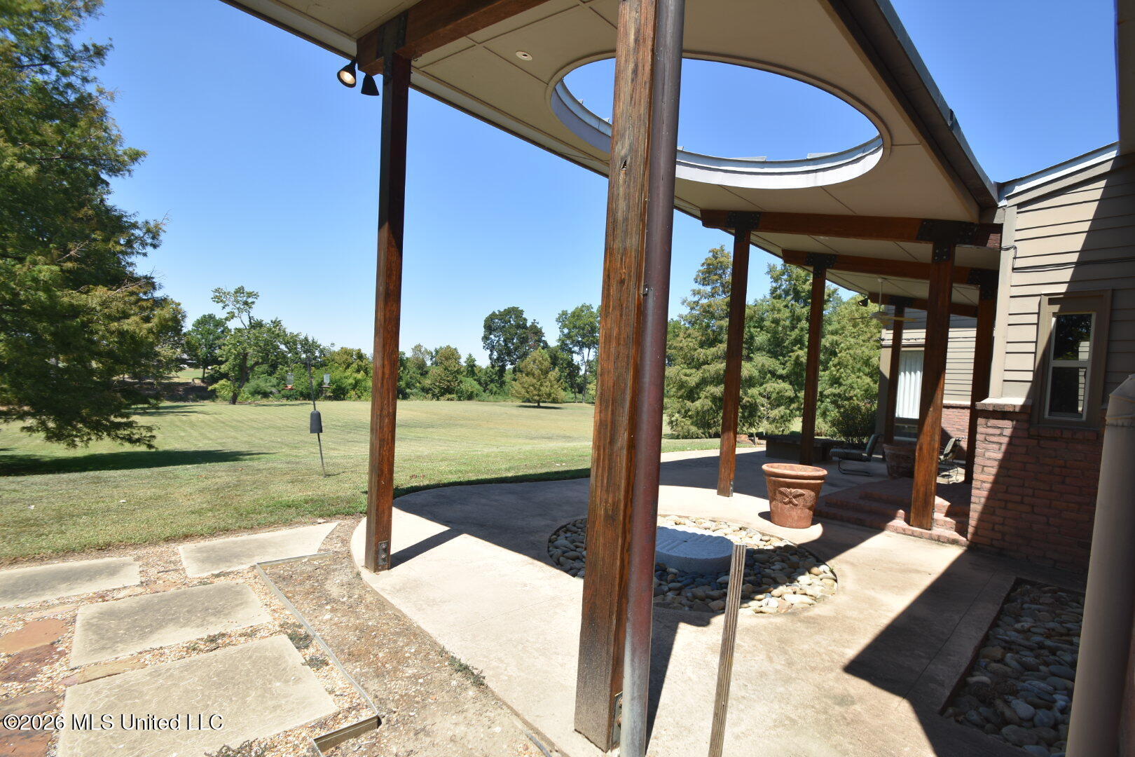 1001 Robert E Lee Drive