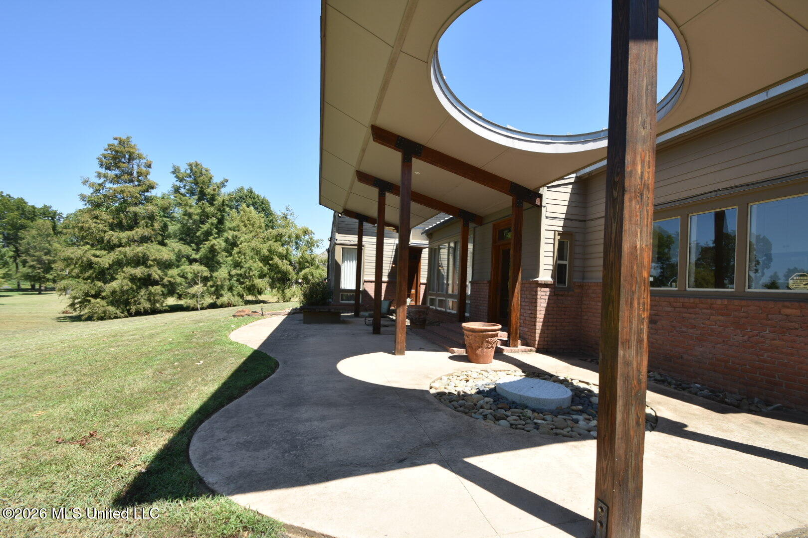 1001 Robert E Lee Drive
