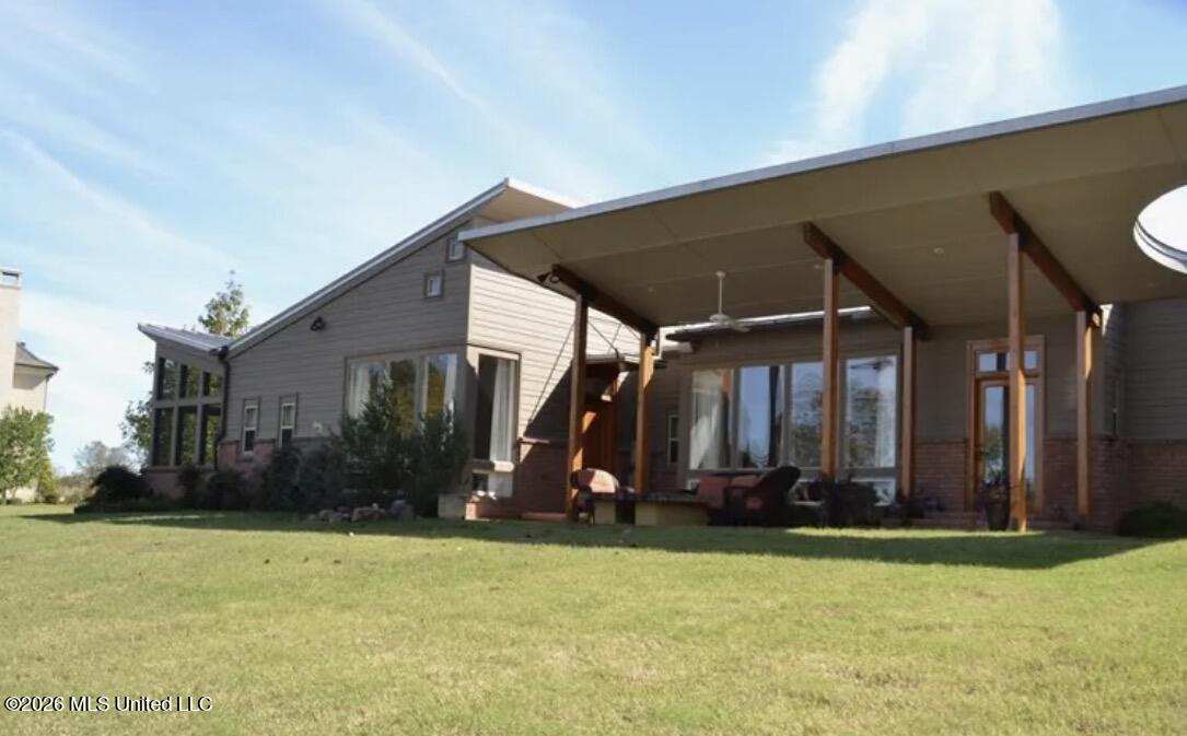 1001 Robert E Lee Drive