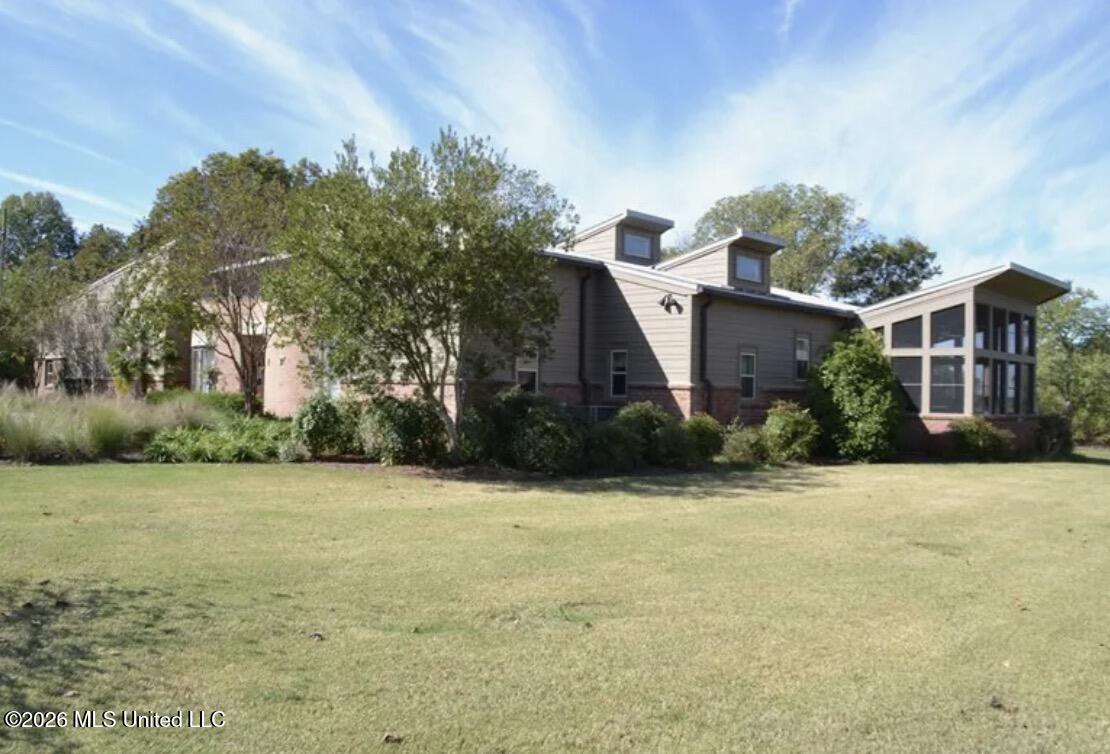 1001 Robert E Lee Drive