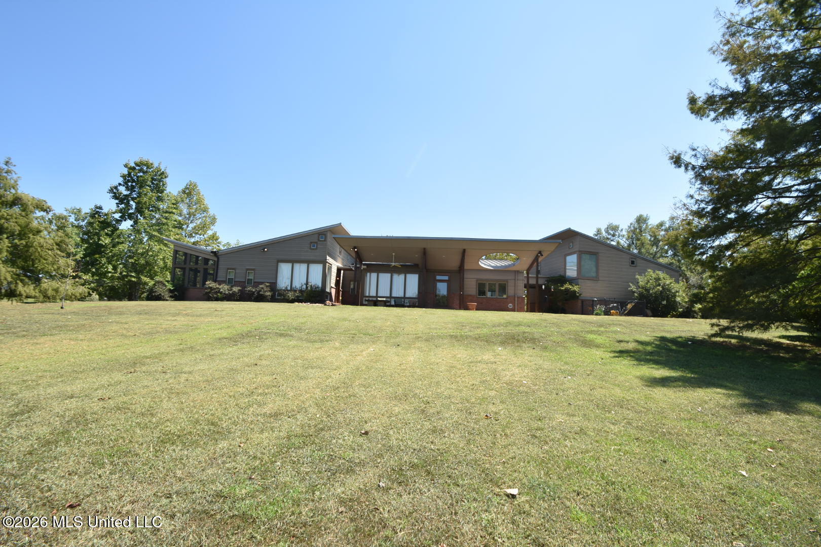 1001 Robert E Lee Drive